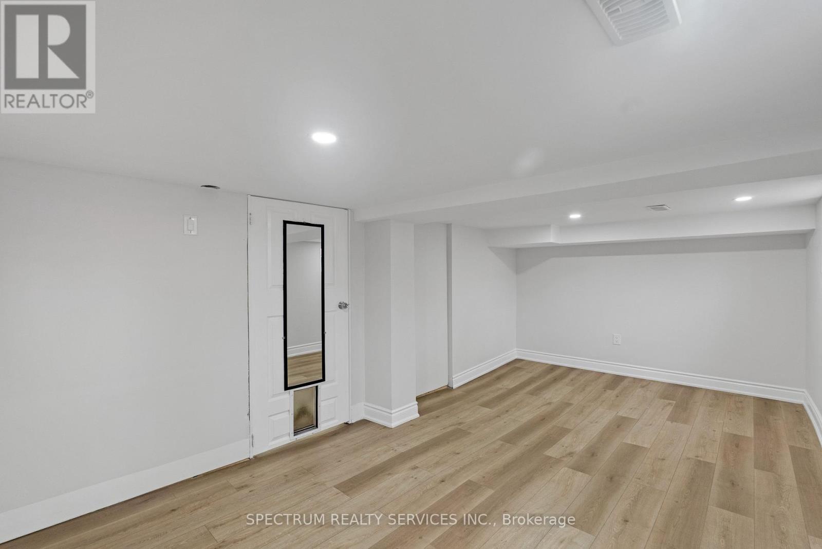 11 Vimy Avenue, Toronto (weston), Ontario