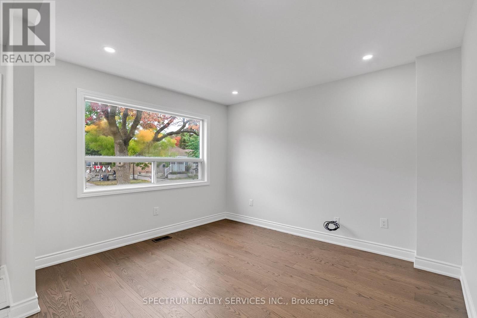 11 Vimy Avenue, Toronto (weston), Ontario