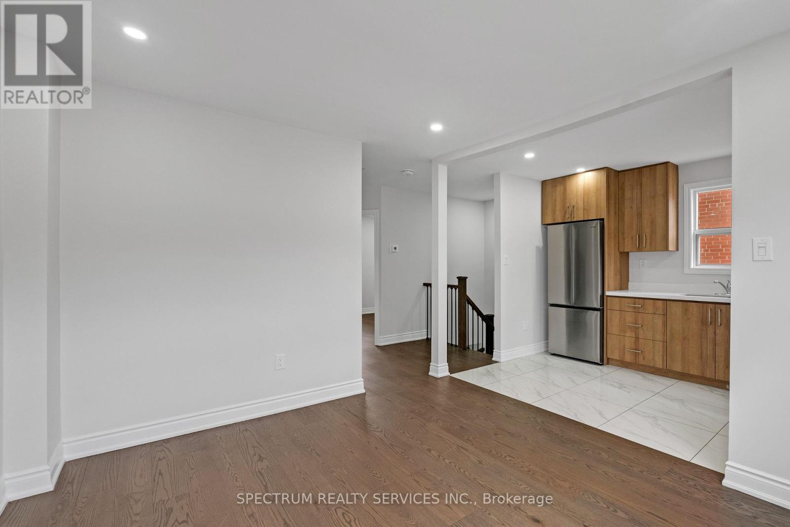 11 Vimy Avenue, Toronto (weston), Ontario