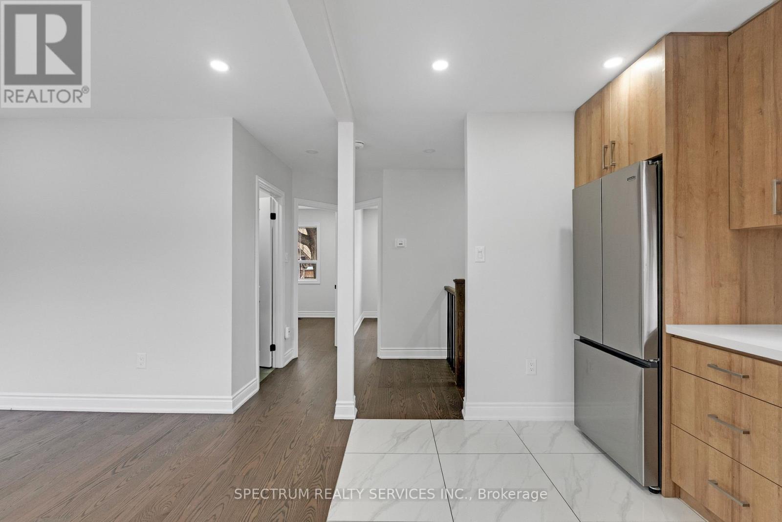 11 Vimy Avenue, Toronto (weston), Ontario