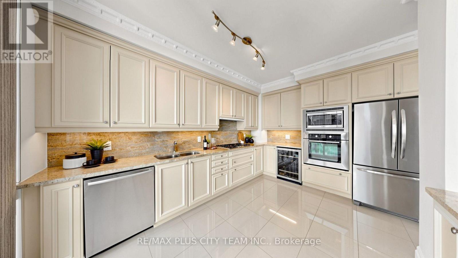 4302 - 16 Harbour Street, Toronto (waterfront Communities), Ontario
