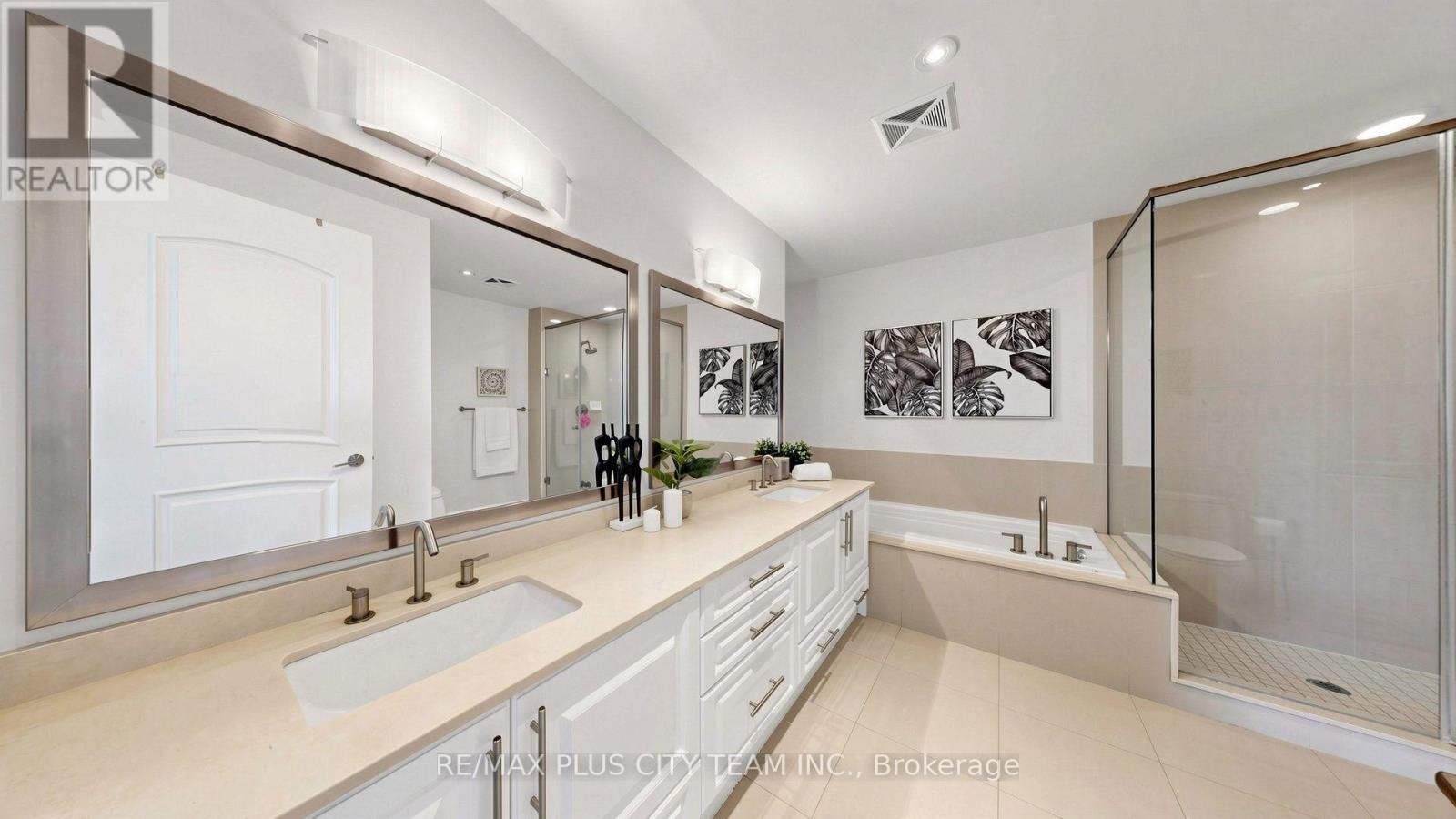 4302 - 16 Harbour Street, Toronto (waterfront Communities), Ontario