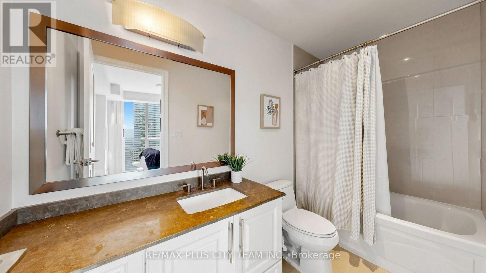 4302 - 16 Harbour Street, Toronto (waterfront Communities), Ontario