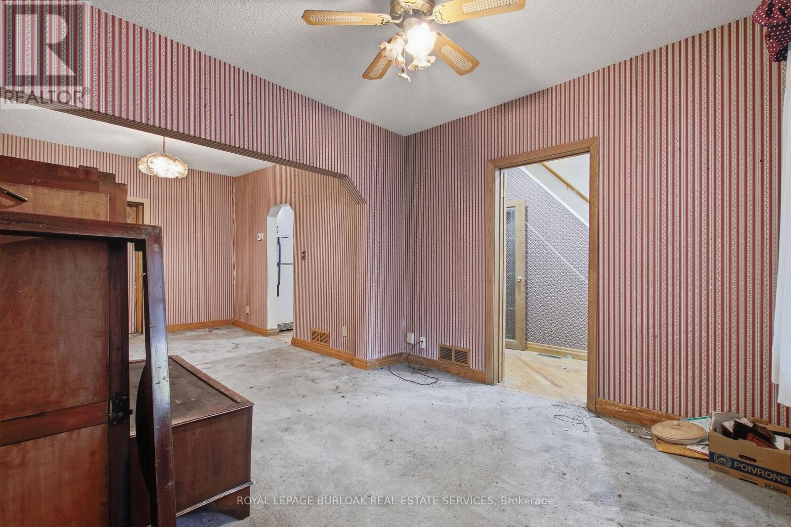 52 Craydon Avenue, Toronto (mount Dennis), Ontario