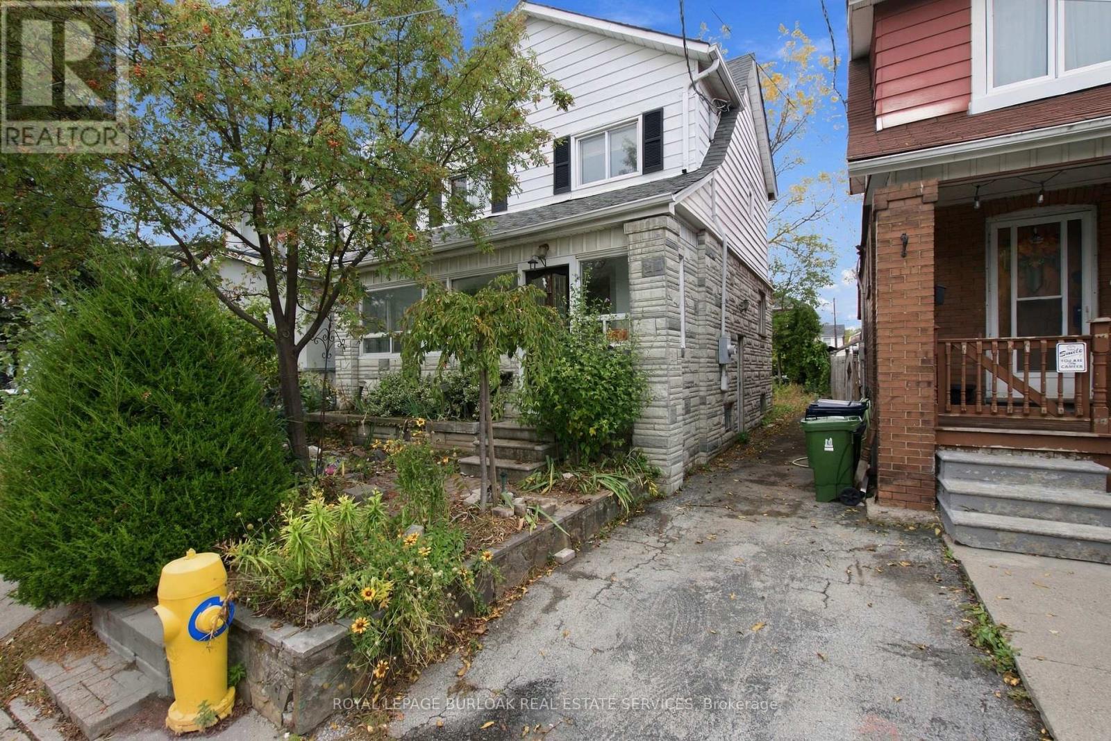 52 Craydon Avenue, Toronto (mount Dennis), Ontario