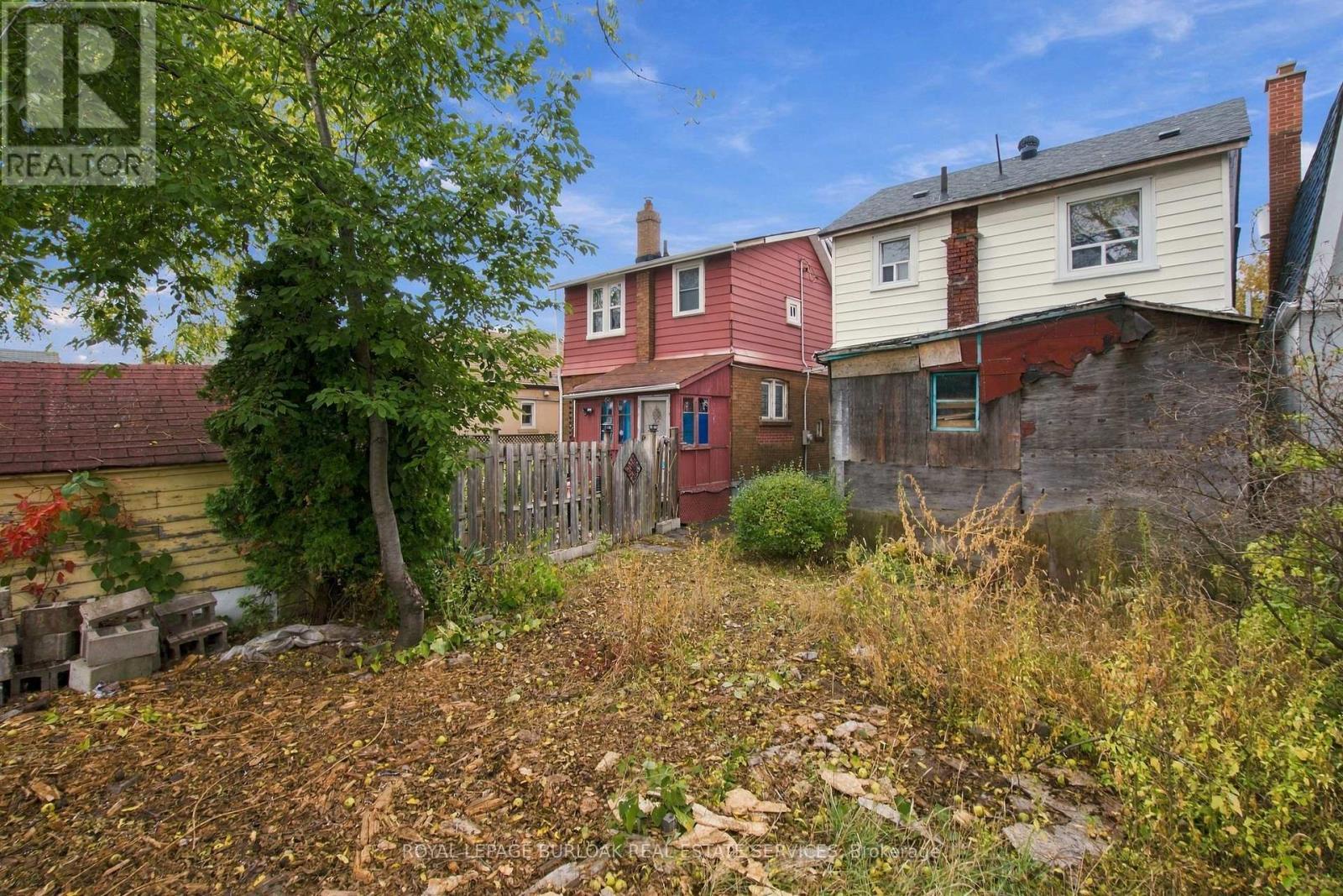 52 Craydon Avenue, Toronto (mount Dennis), Ontario