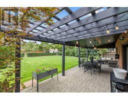 182 GRACEFIELD AVENUE