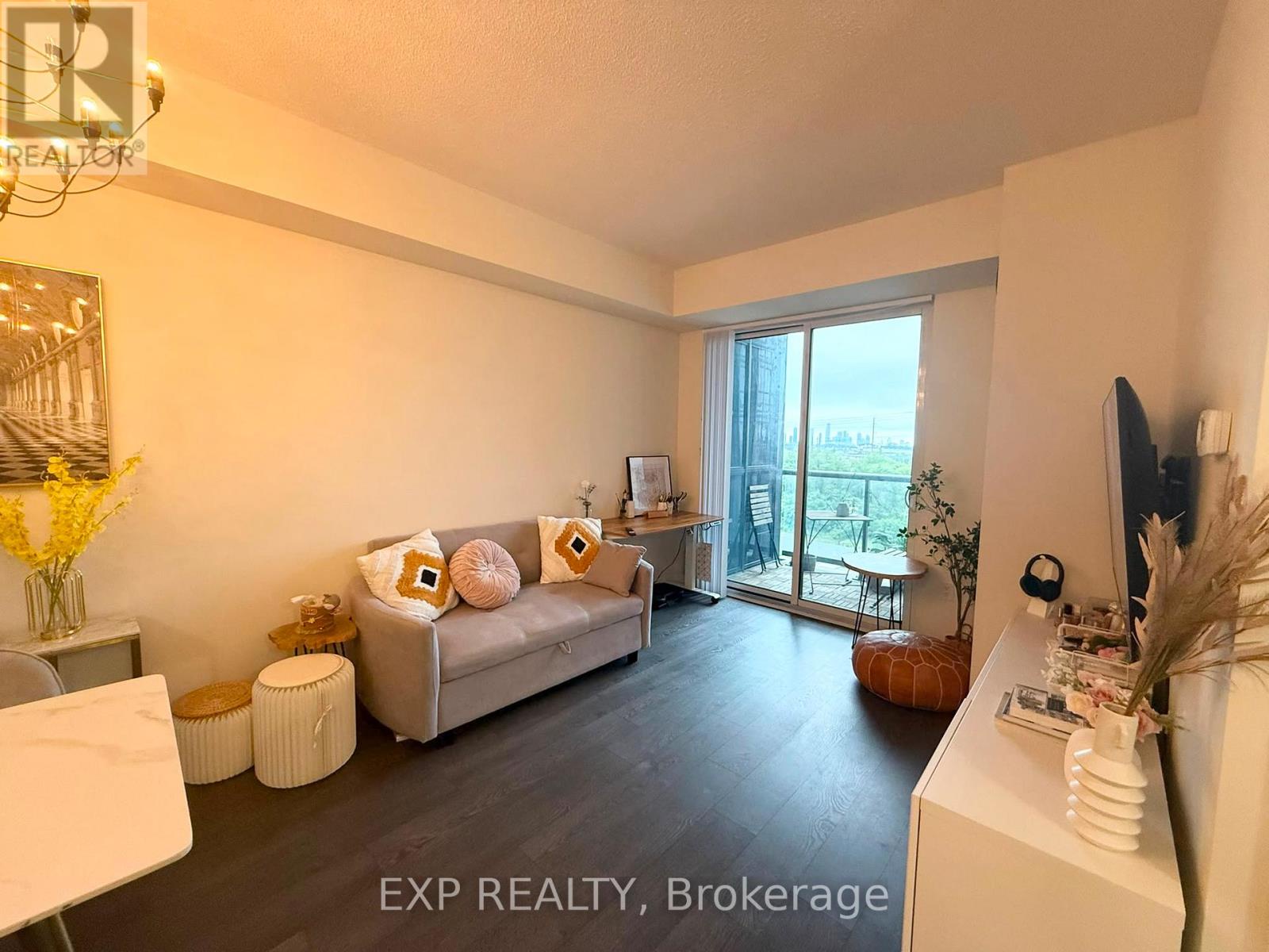 520 - 50 Thomas Riley Road, Toronto (islington-city Centre West), Ontario