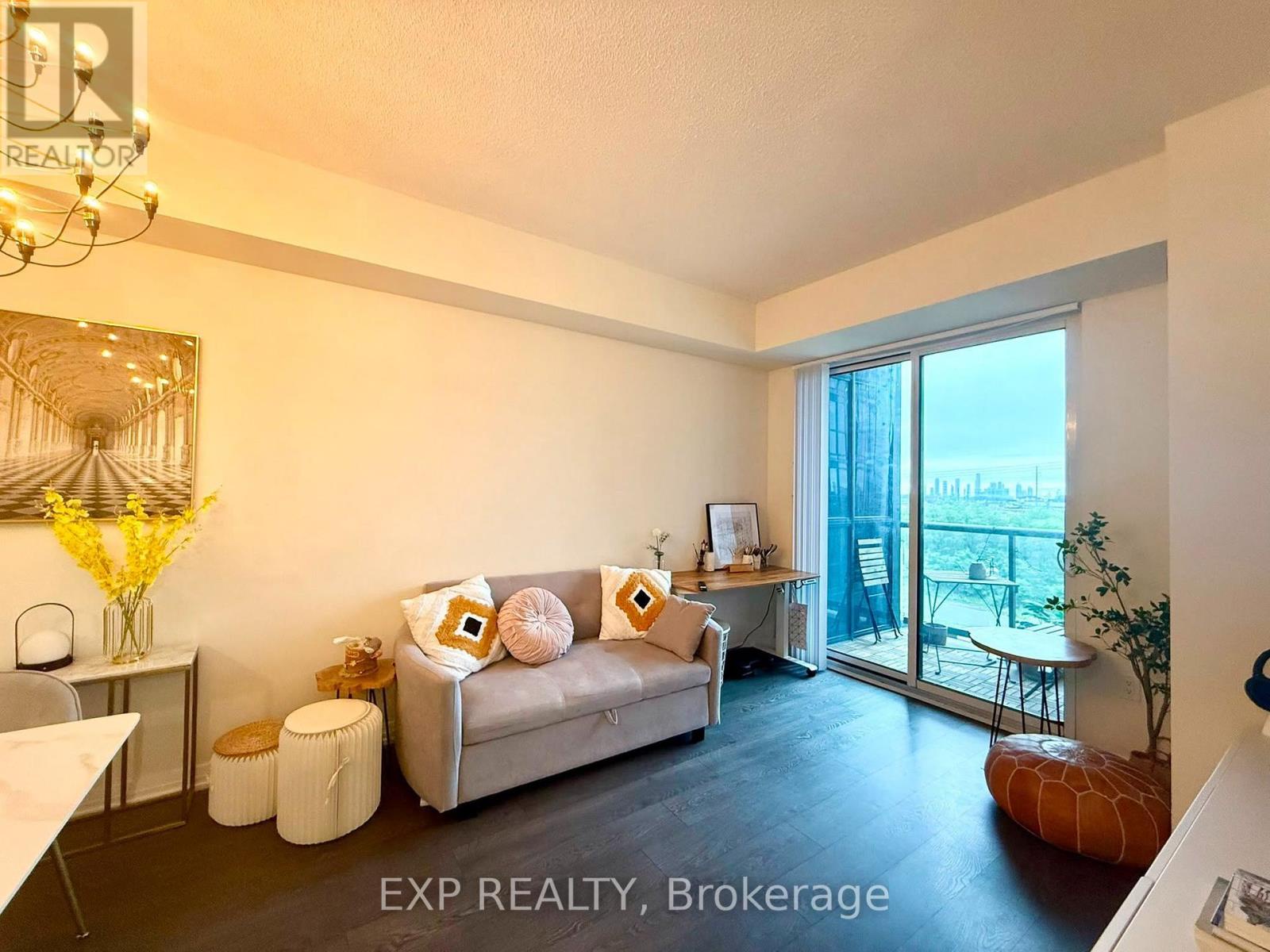 520 - 50 Thomas Riley Road, Toronto (islington-city Centre West), Ontario