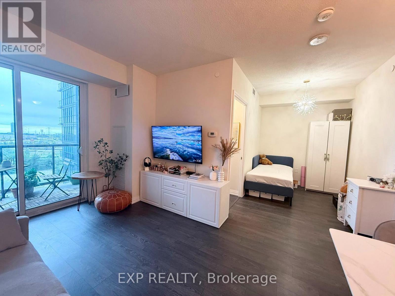 520 - 50 Thomas Riley Road, Toronto (islington-city Centre West), Ontario