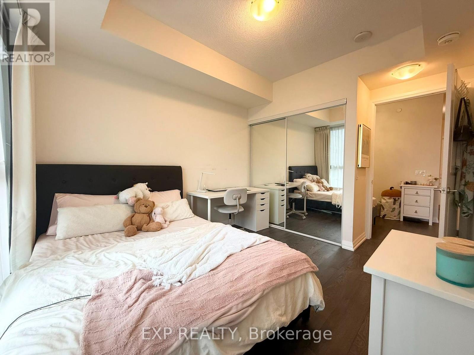 520 - 50 Thomas Riley Road, Toronto (islington-city Centre West), Ontario