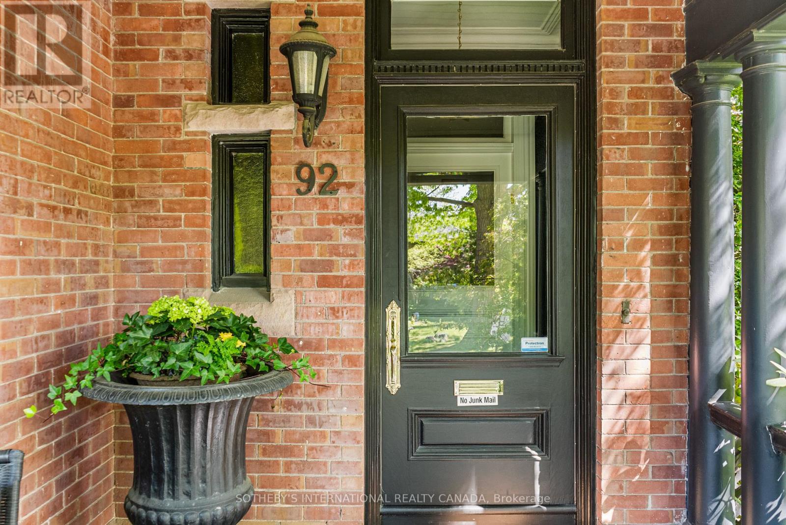 92 Woodlawn Avenue W, Toronto (yonge-st. Clair), Ontario