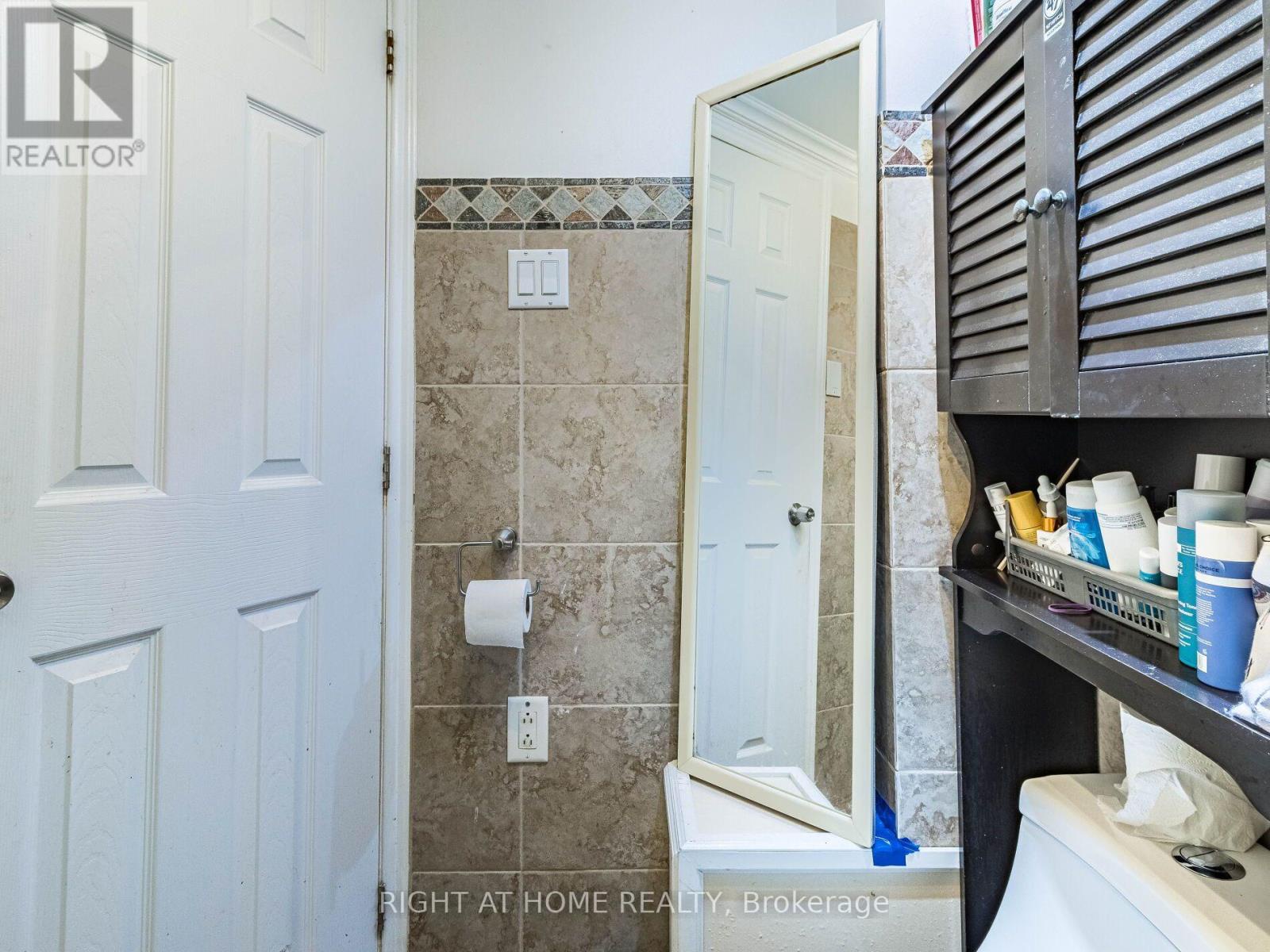 97 Twenty Ninth Street, Toronto (long Branch), Ontario