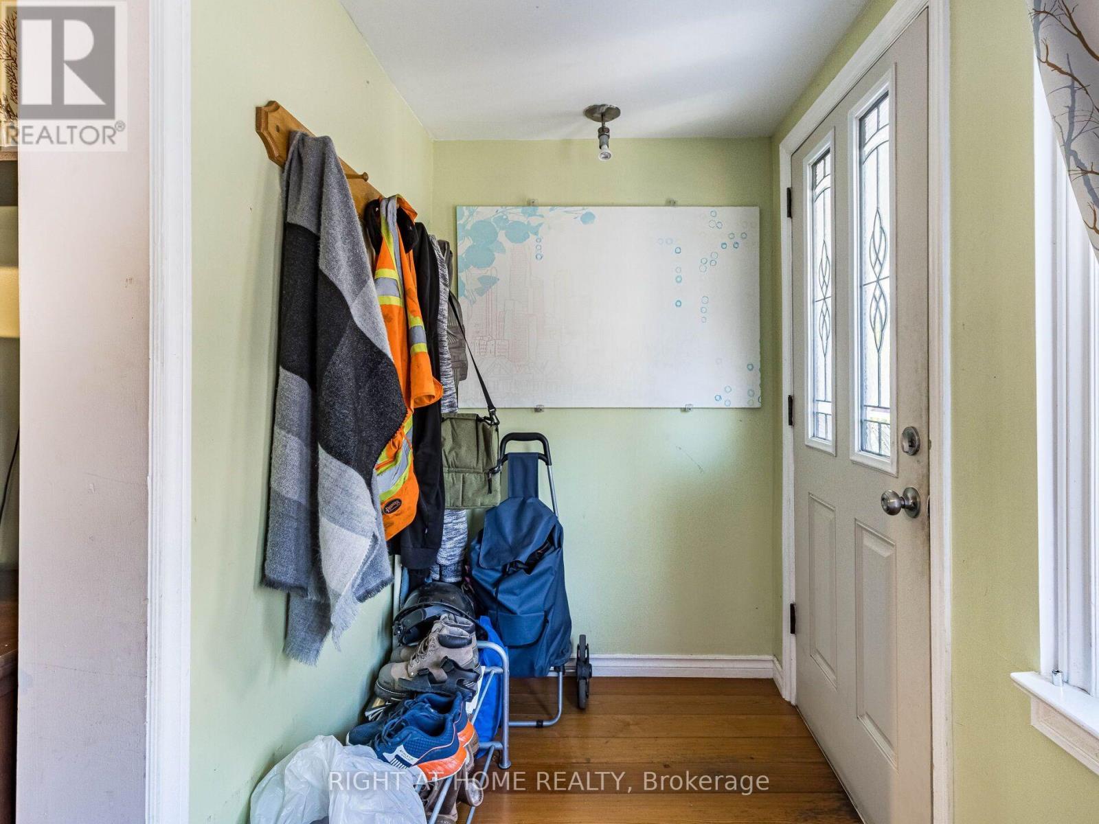 97 Twenty Ninth Street, Toronto (long Branch), Ontario