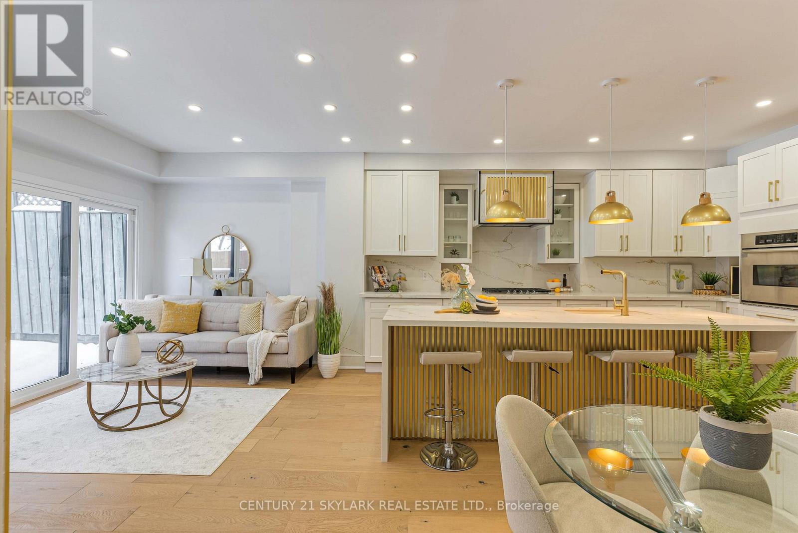 208 Gainsborough Road, Toronto (woodbine Corridor), Ontario