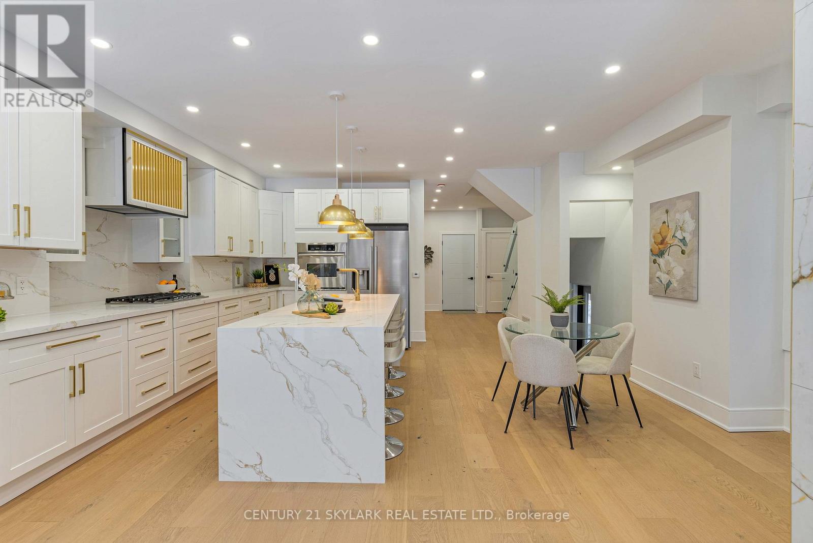 208 Gainsborough Road, Toronto (woodbine Corridor), Ontario
