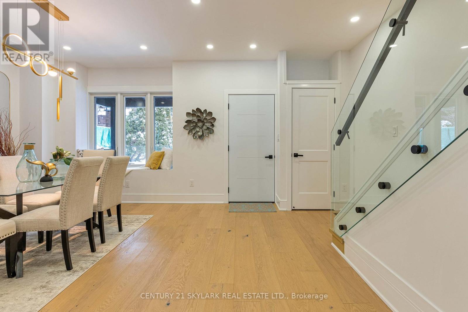 208 Gainsborough Road, Toronto (woodbine Corridor), Ontario