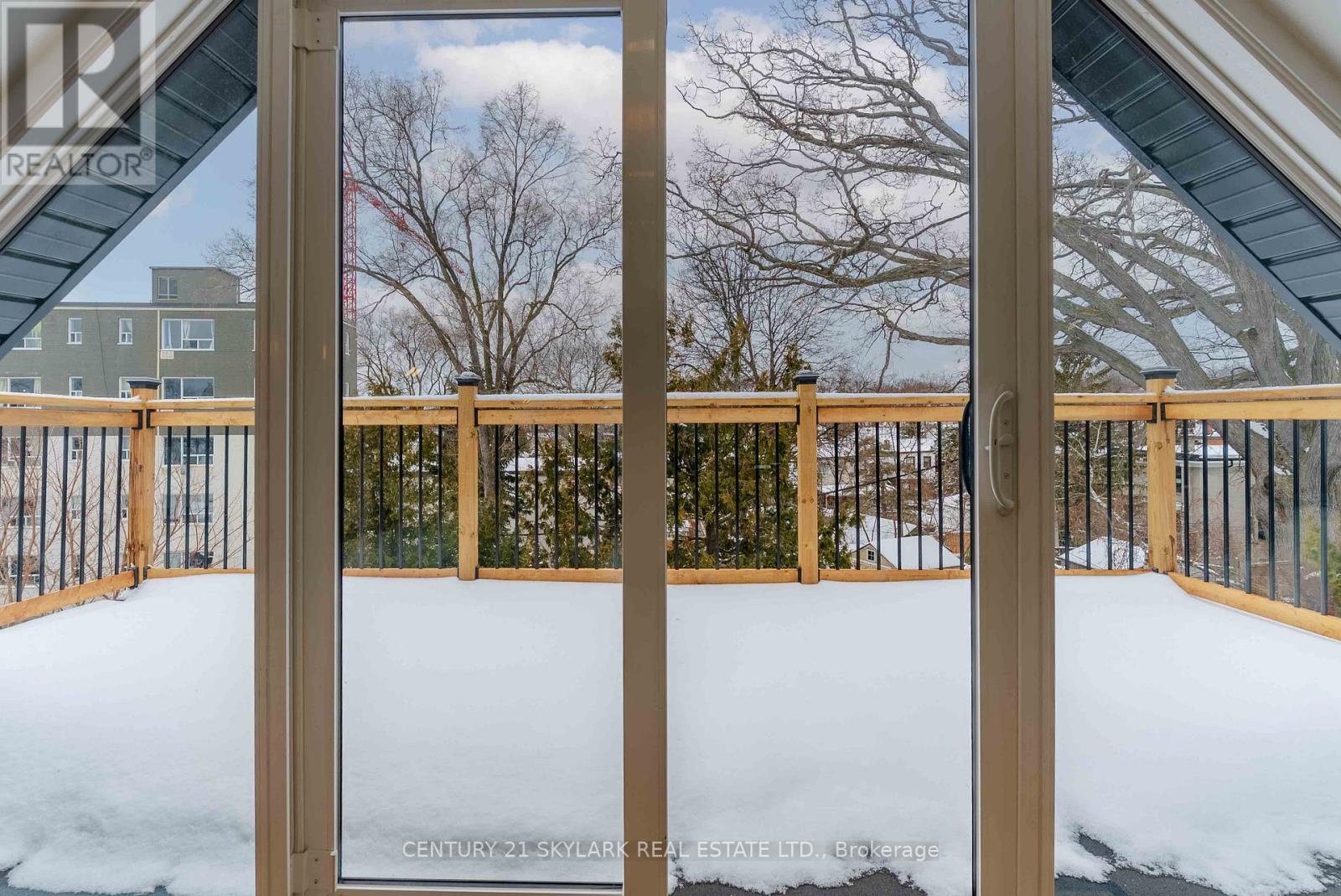 208 Gainsborough Road, Toronto (woodbine Corridor), Ontario