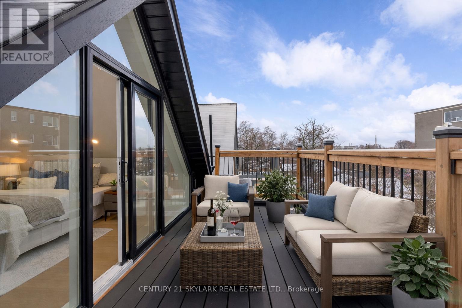 208 Gainsborough Road, Toronto (woodbine Corridor), Ontario