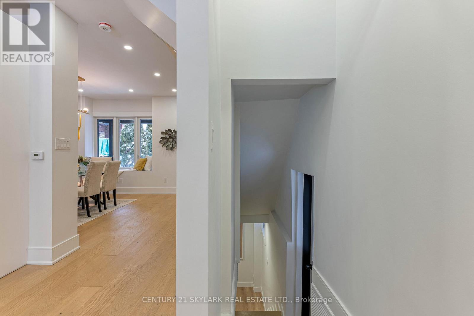 208 Gainsborough Road, Toronto (woodbine Corridor), Ontario