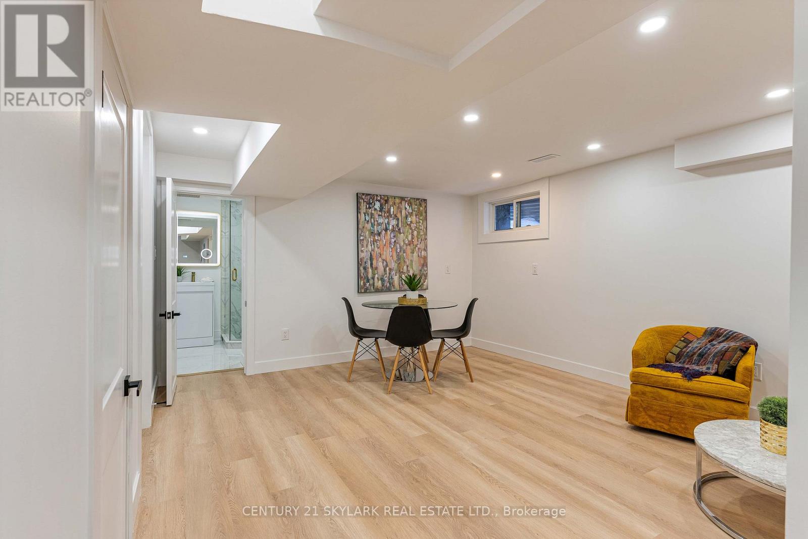 208 Gainsborough Road, Toronto (woodbine Corridor), Ontario