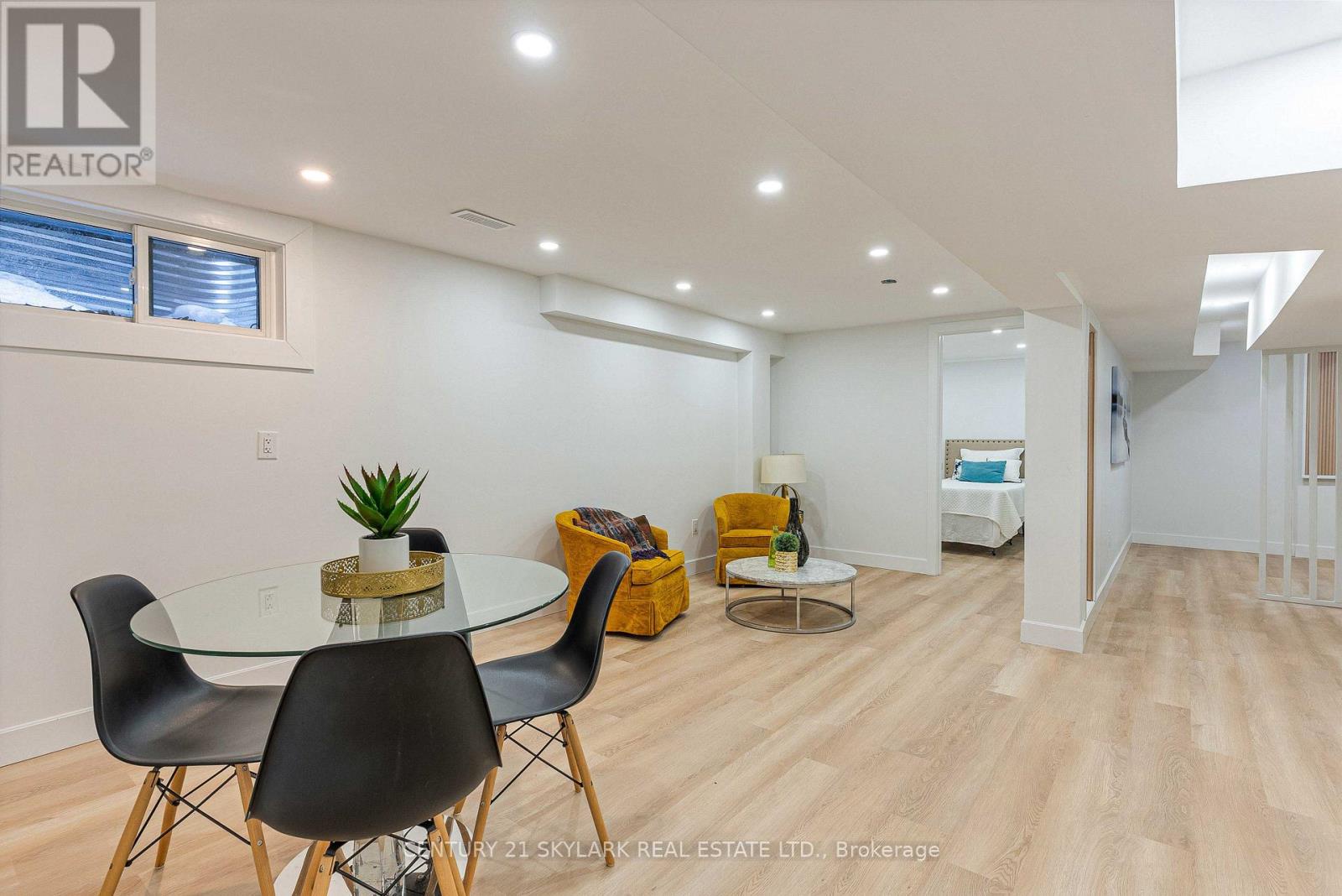 208 Gainsborough Road, Toronto (woodbine Corridor), Ontario