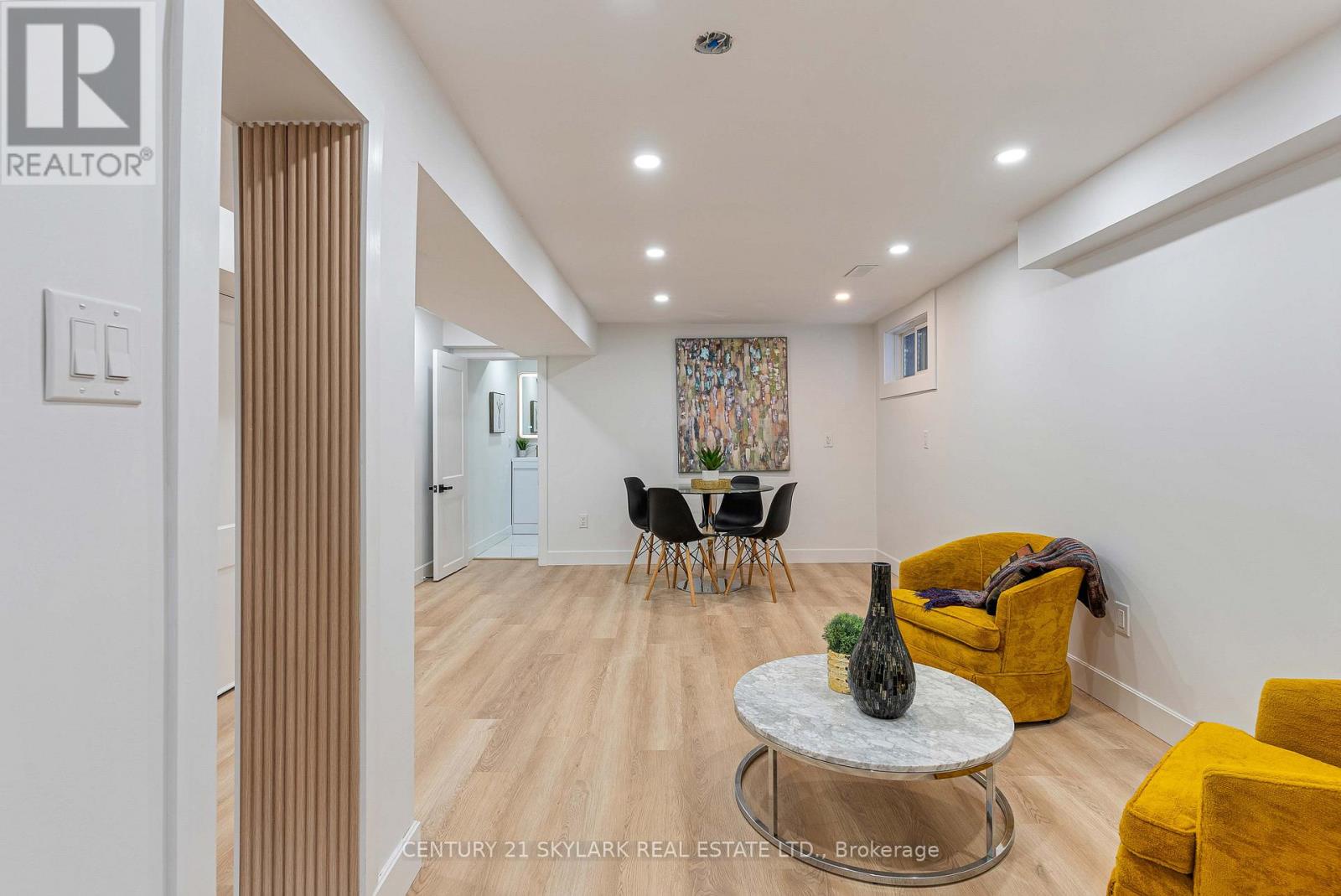 208 Gainsborough Road, Toronto (woodbine Corridor), Ontario