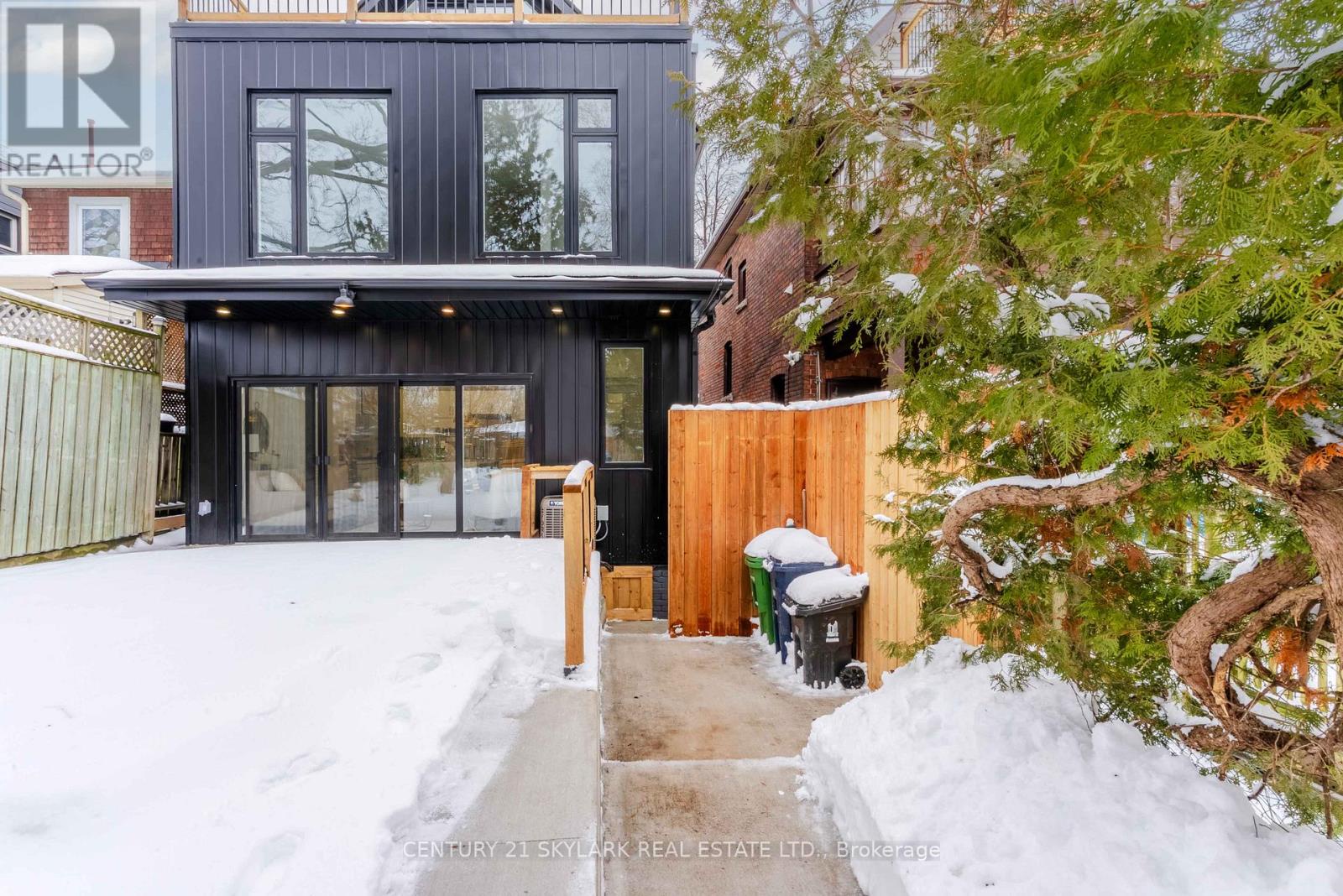 208 Gainsborough Road, Toronto (woodbine Corridor), Ontario