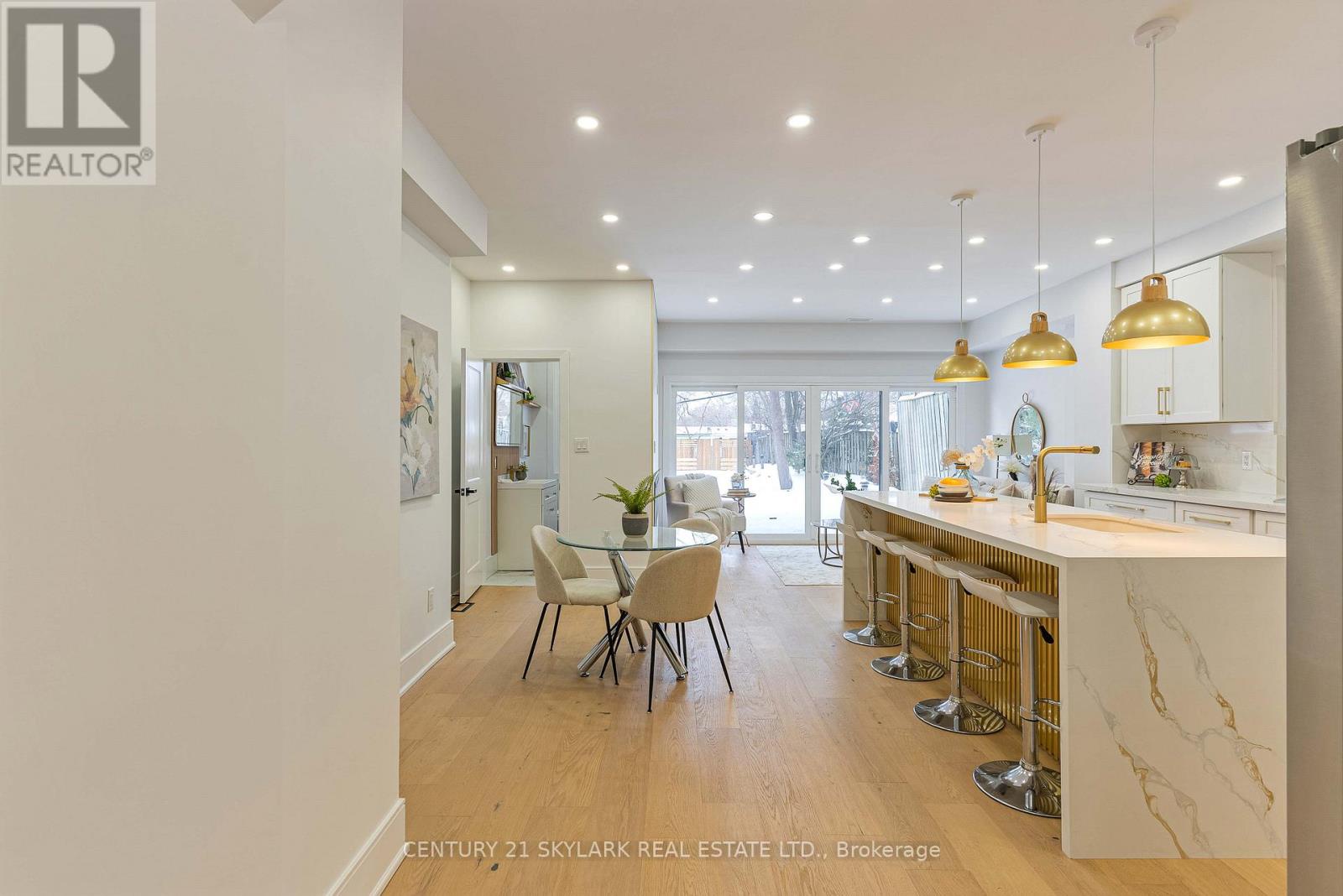 208 Gainsborough Road, Toronto (woodbine Corridor), Ontario