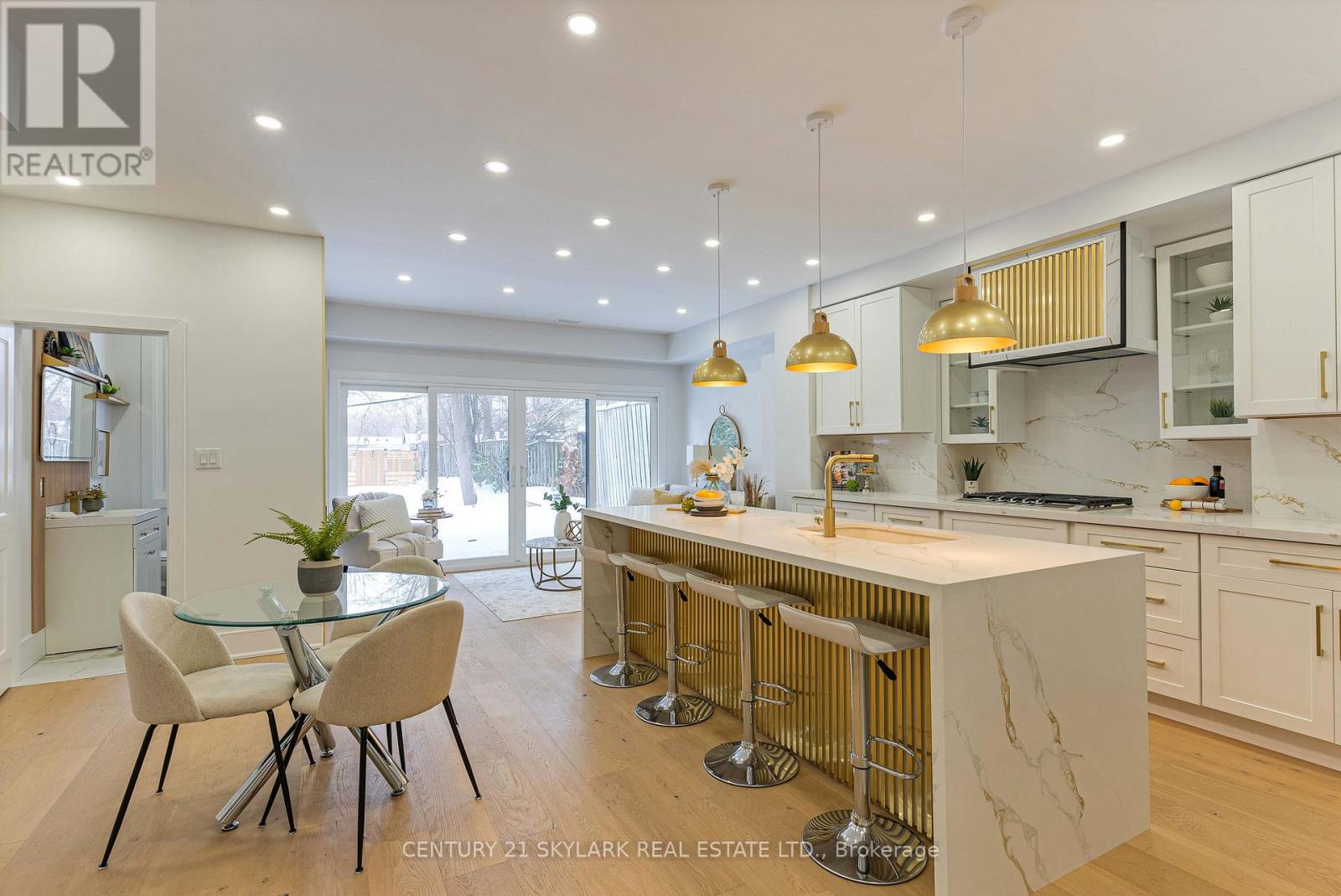 208 Gainsborough Road, Toronto (woodbine Corridor), Ontario