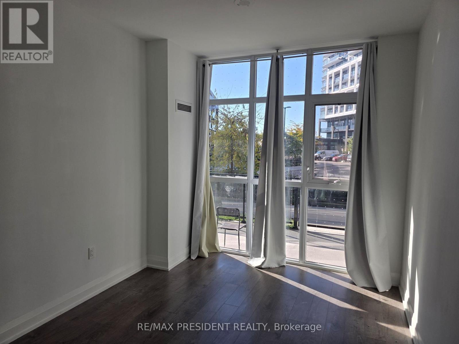 112 - 60 George Butchart Drive, Toronto (downsview-roding-cfb), Ontario
