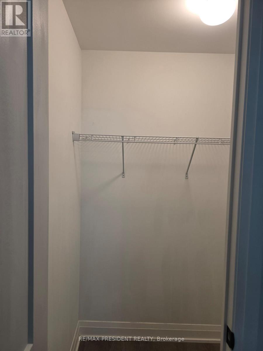 112 - 60 George Butchart Drive, Toronto (downsview-roding-cfb), Ontario