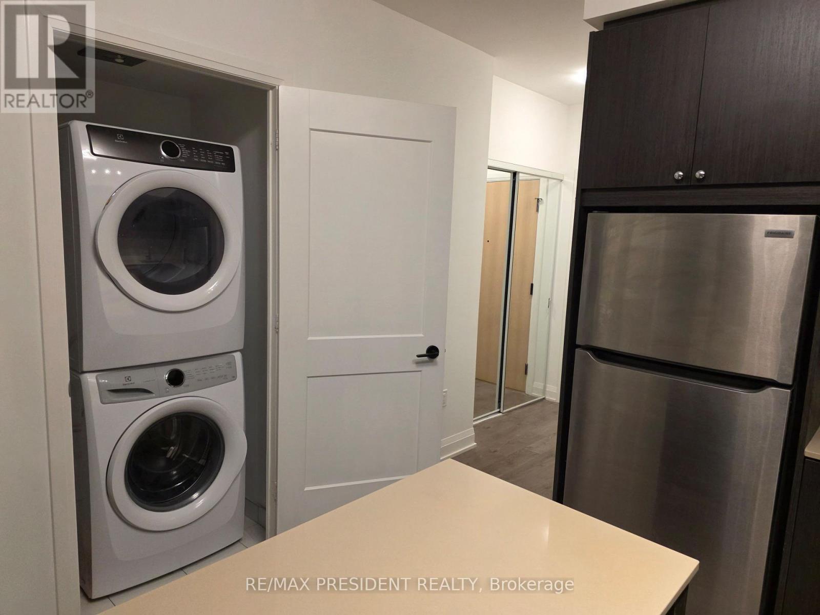 112 - 60 George Butchart Drive, Toronto (downsview-roding-cfb), Ontario