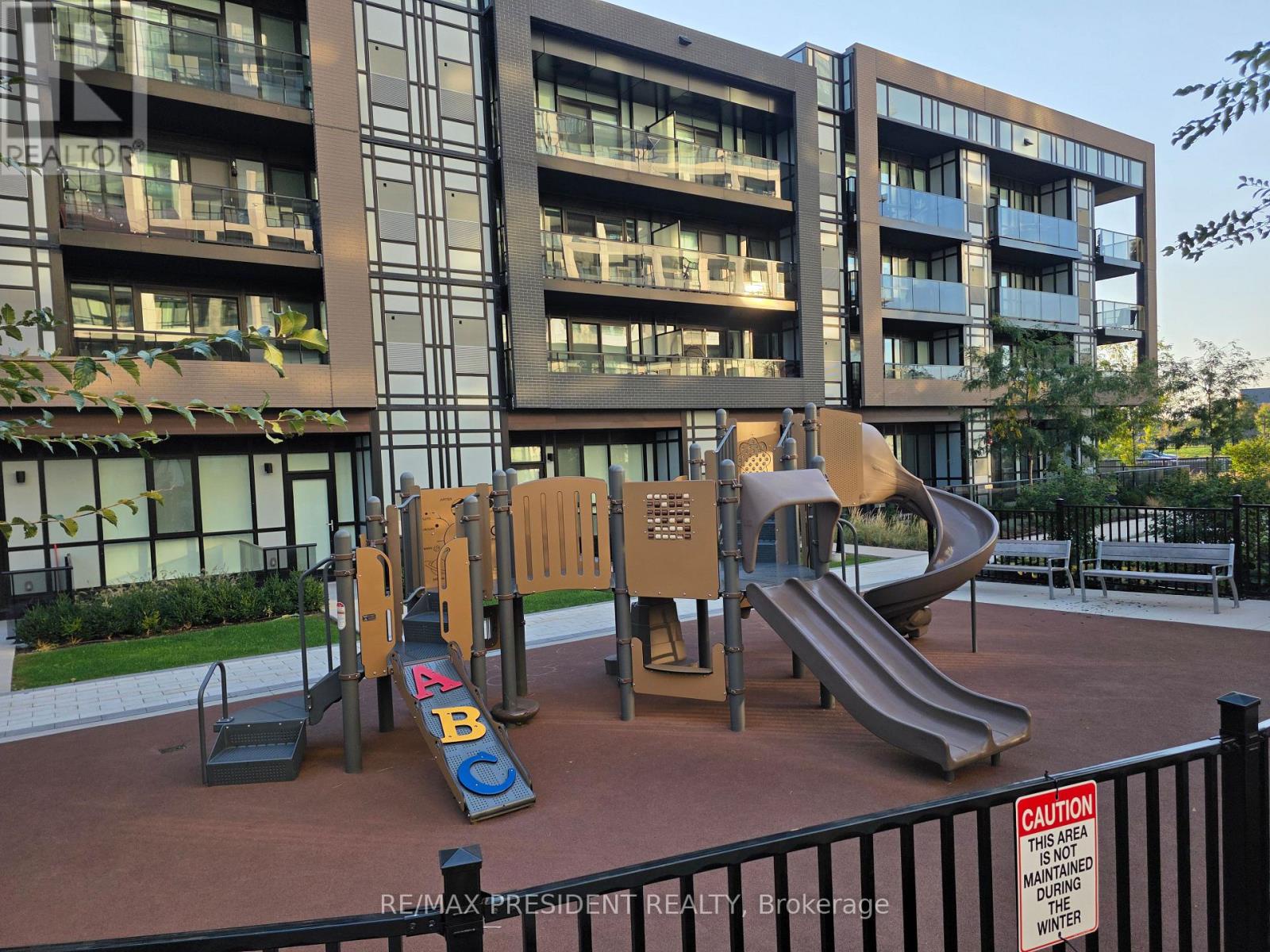112 - 60 George Butchart Drive, Toronto (downsview-roding-cfb), Ontario