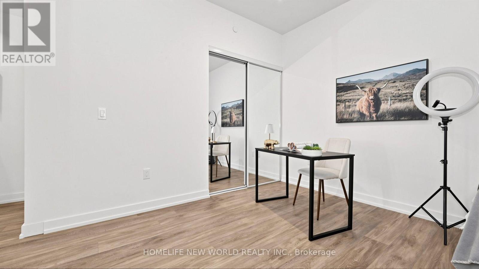 813 - 158 Front Street E, Toronto (moss Park), Ontario