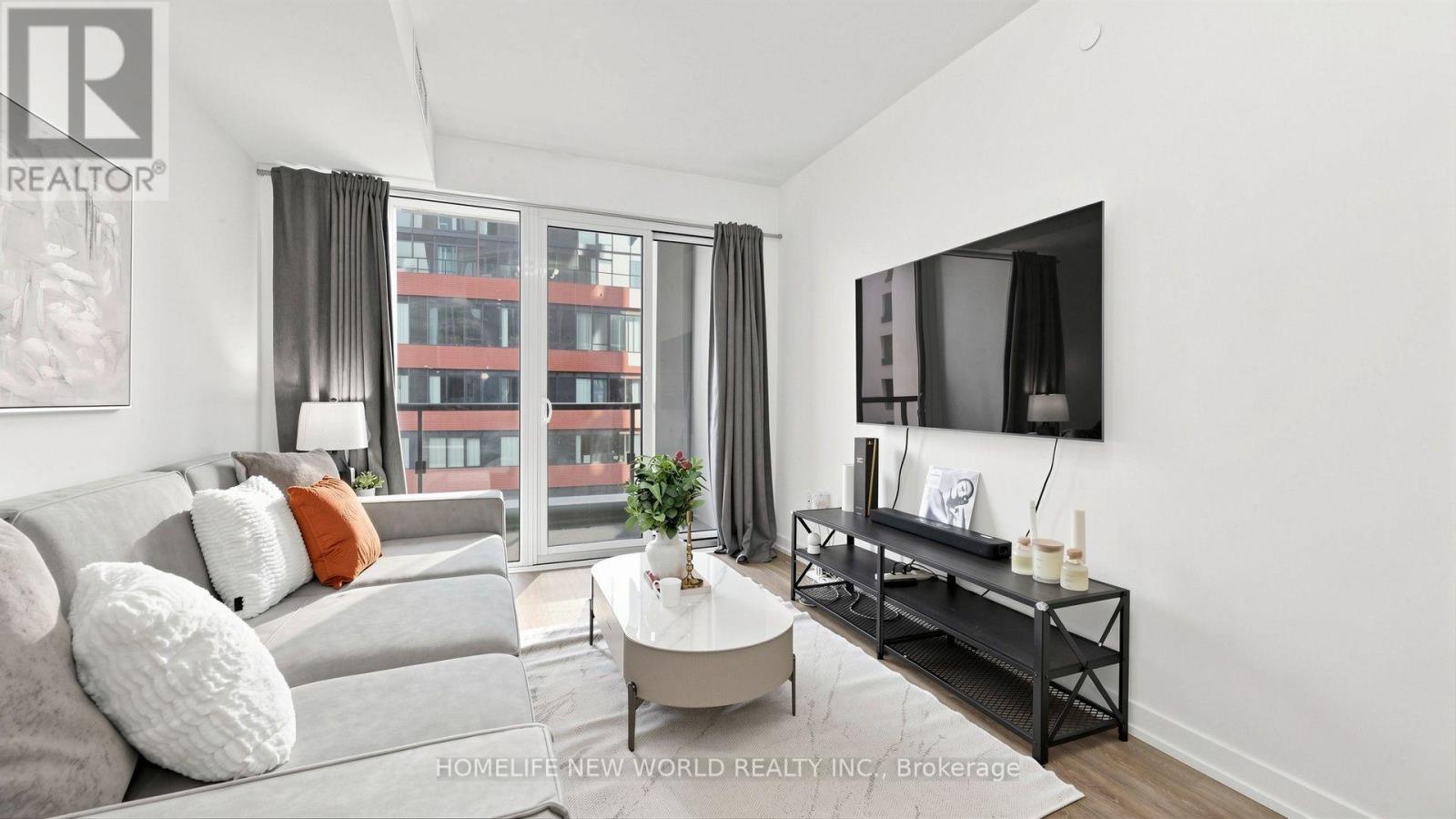 813 - 158 Front Street E, Toronto (moss Park), Ontario
