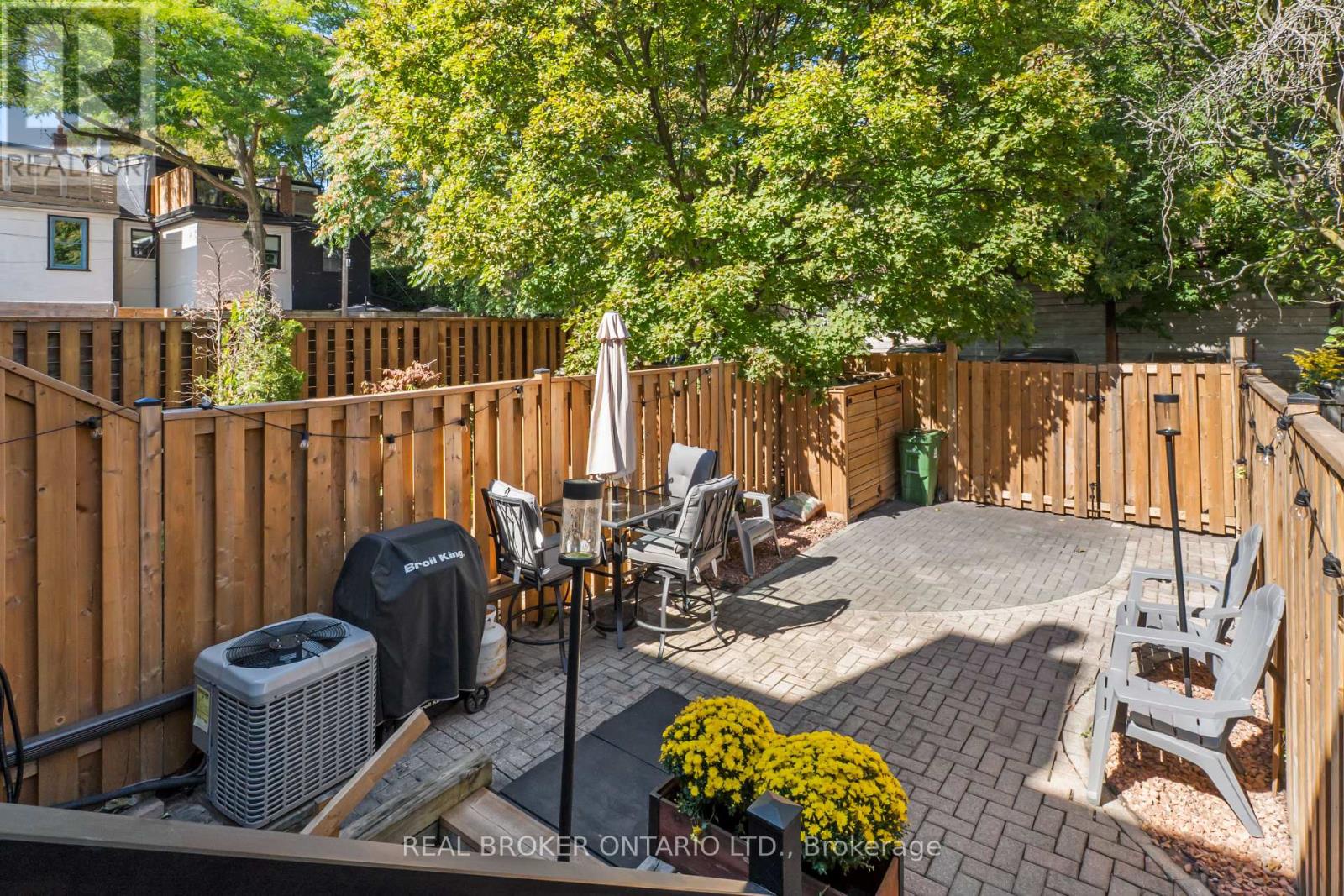 12 St. James Court, Toronto (cabbagetown-south St. James Town), Ontario