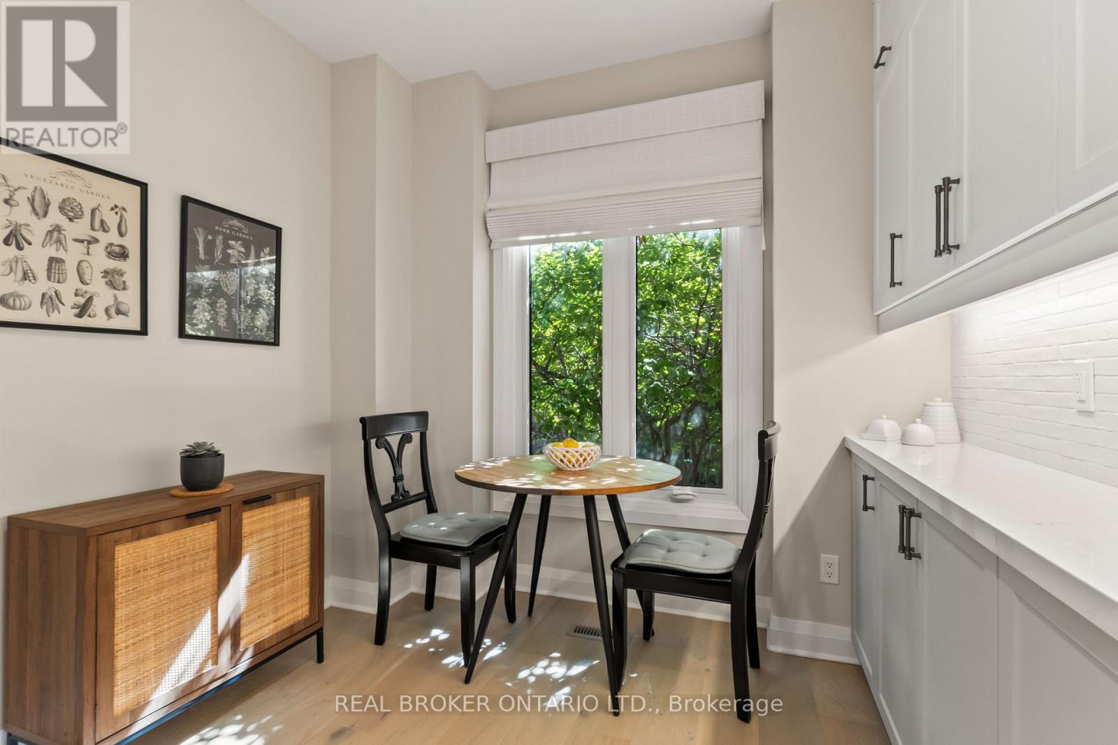 12 St. James Court, Toronto (cabbagetown-south St. James Town), Ontario