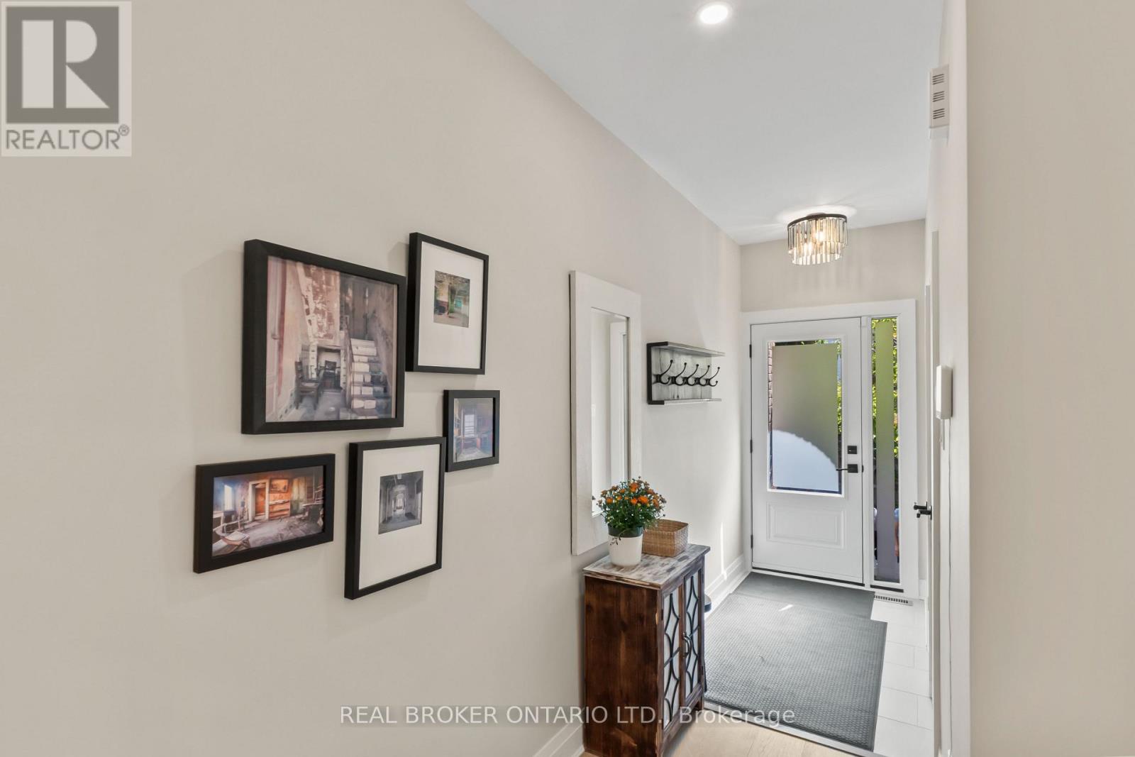12 St. James Court, Toronto (cabbagetown-south St. James Town), Ontario