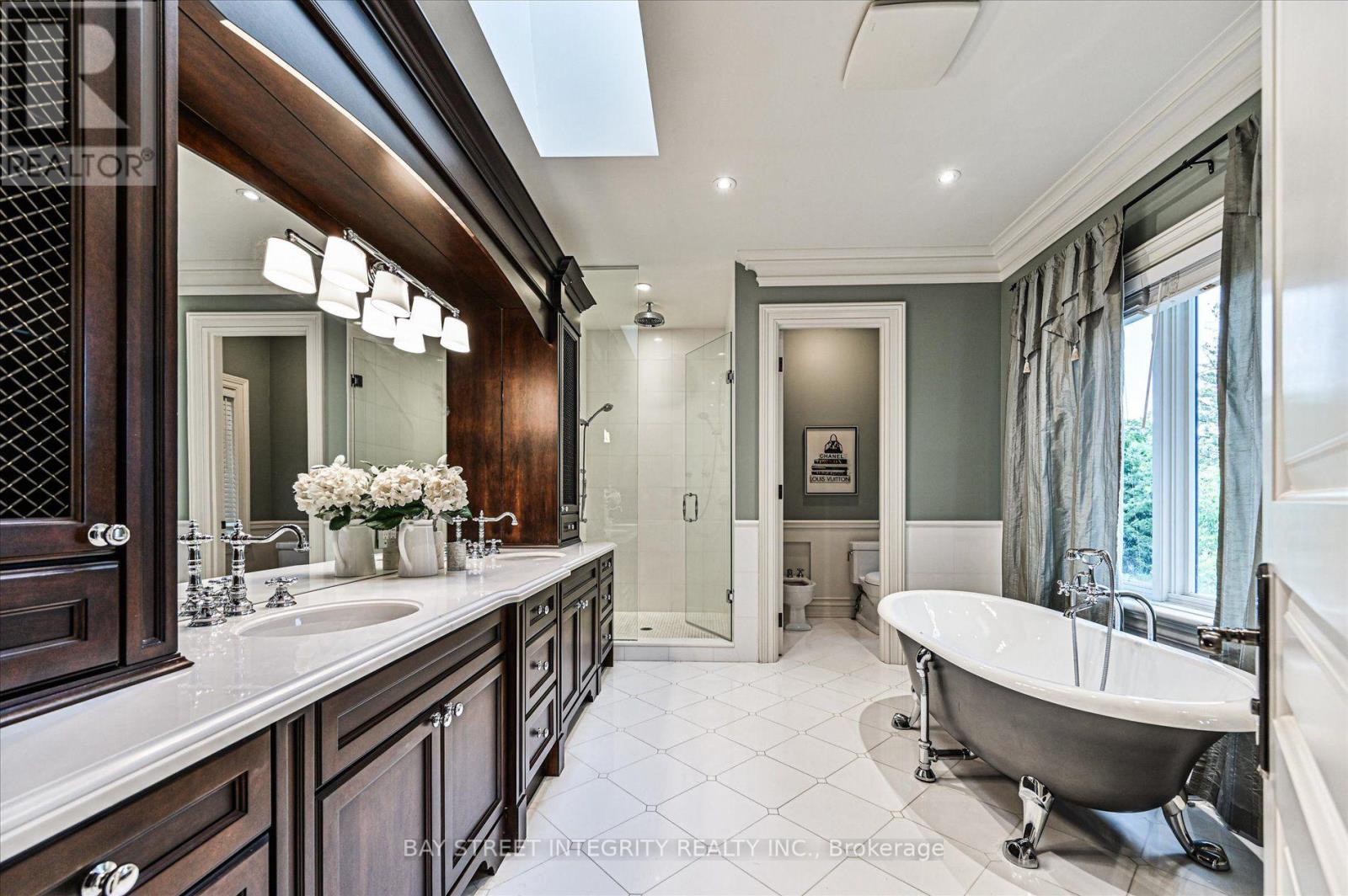5 Westgrove Crescent, Toronto (bedford Park-nortown), Ontario
