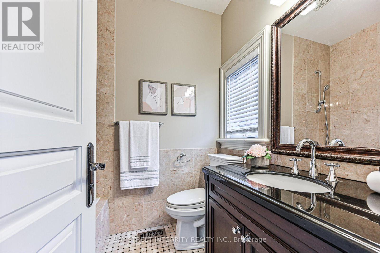 5 Westgrove Crescent, Toronto (bedford Park-nortown), Ontario
