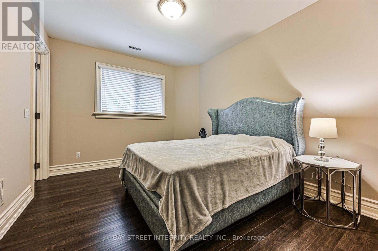 5 Westgrove Crescent, Toronto (bedford Park-nortown), Ontario