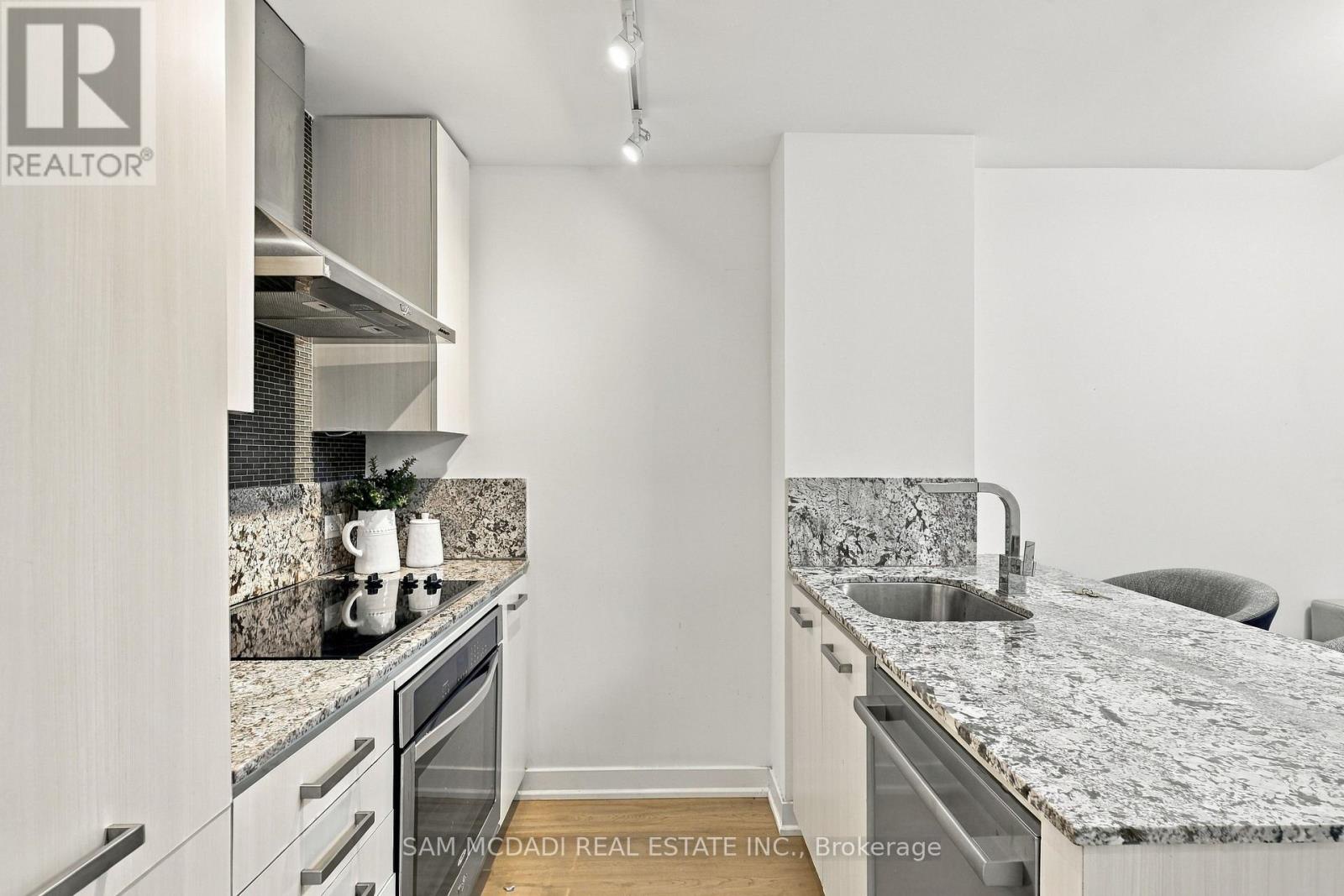 Th27 - 15 Beverley Street, Toronto (kensington-chinatown), Ontario
