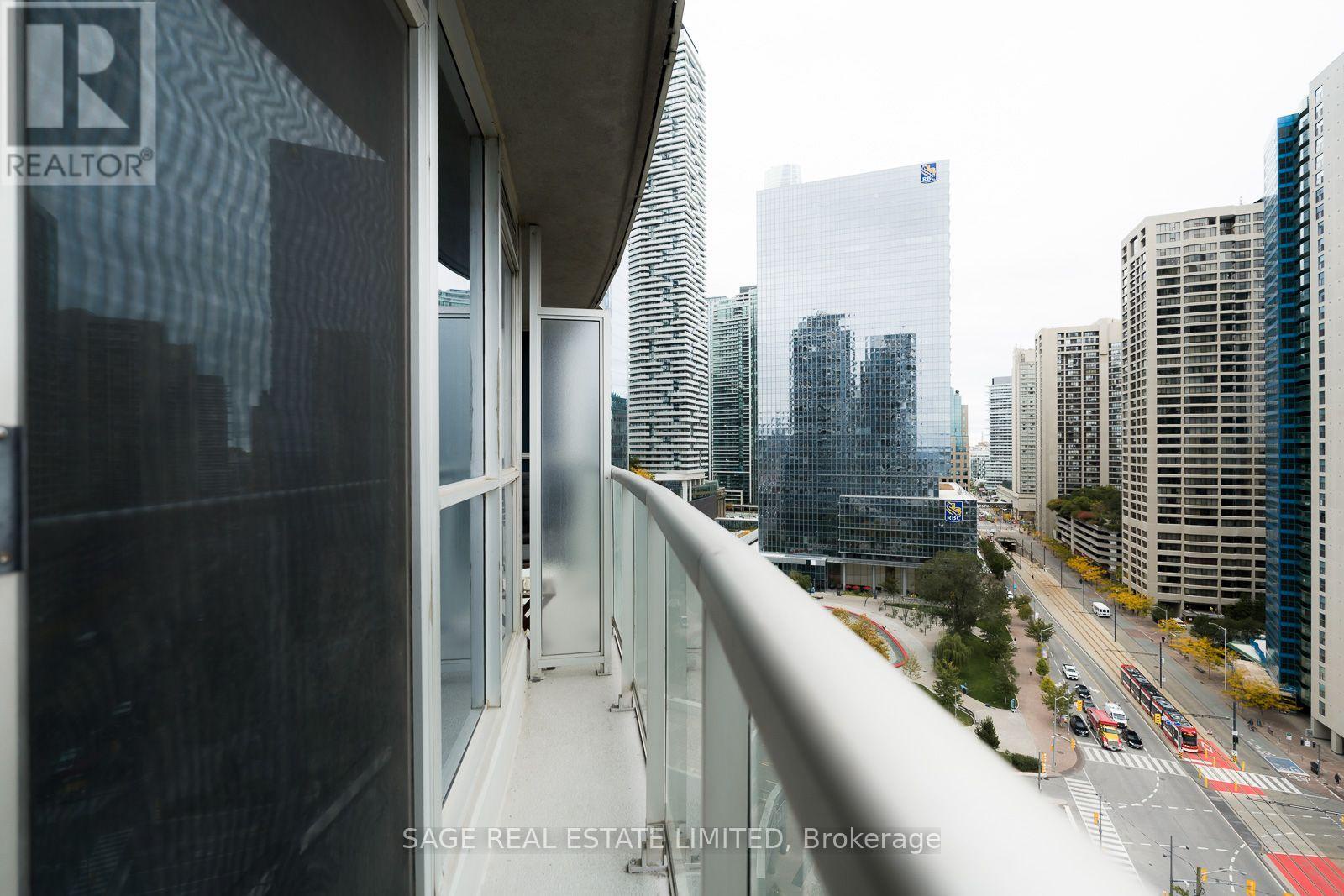 1705 - 208 Queens Quay W, Toronto (waterfront Communities), Ontario