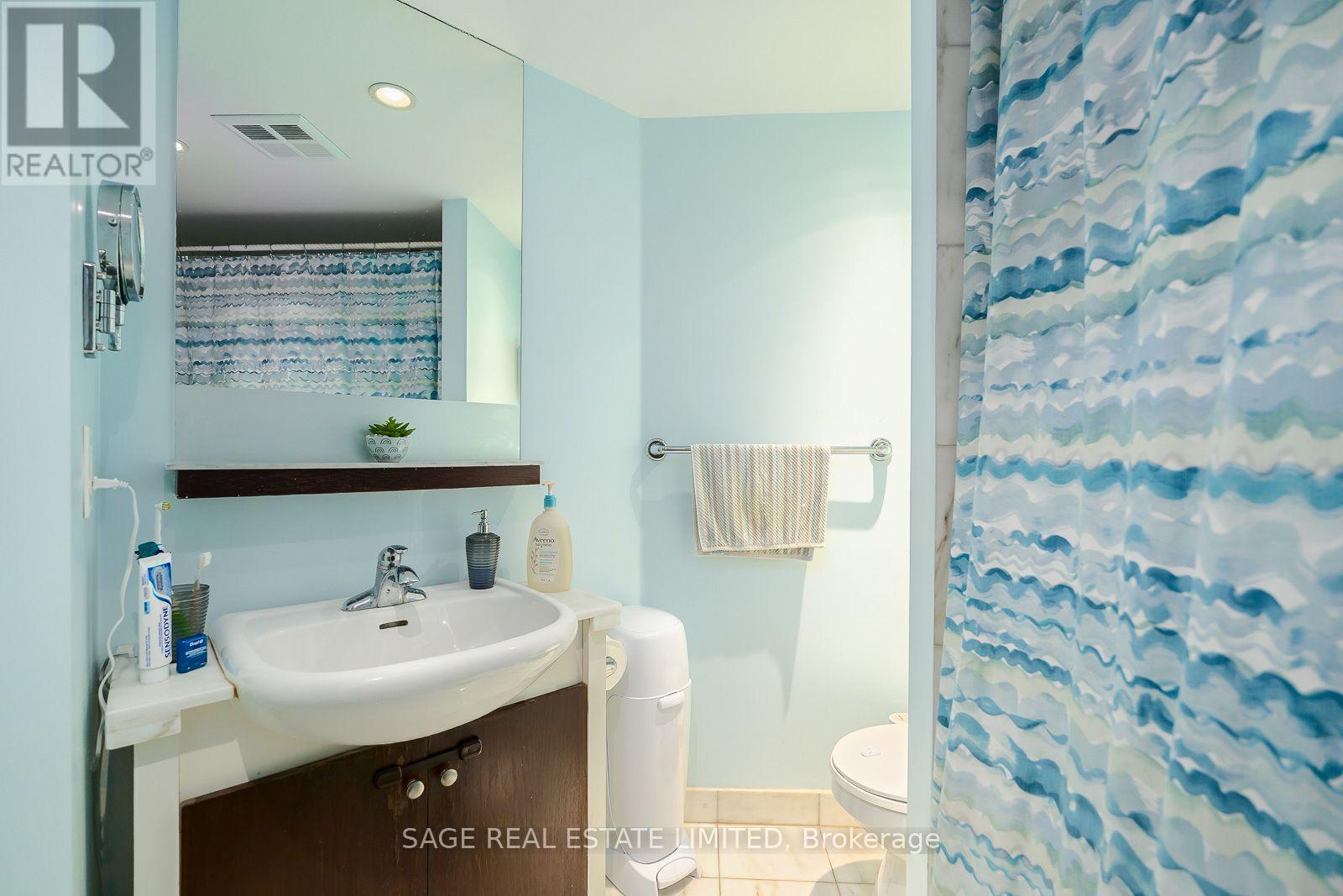 1705 - 208 Queens Quay W, Toronto (waterfront Communities), Ontario