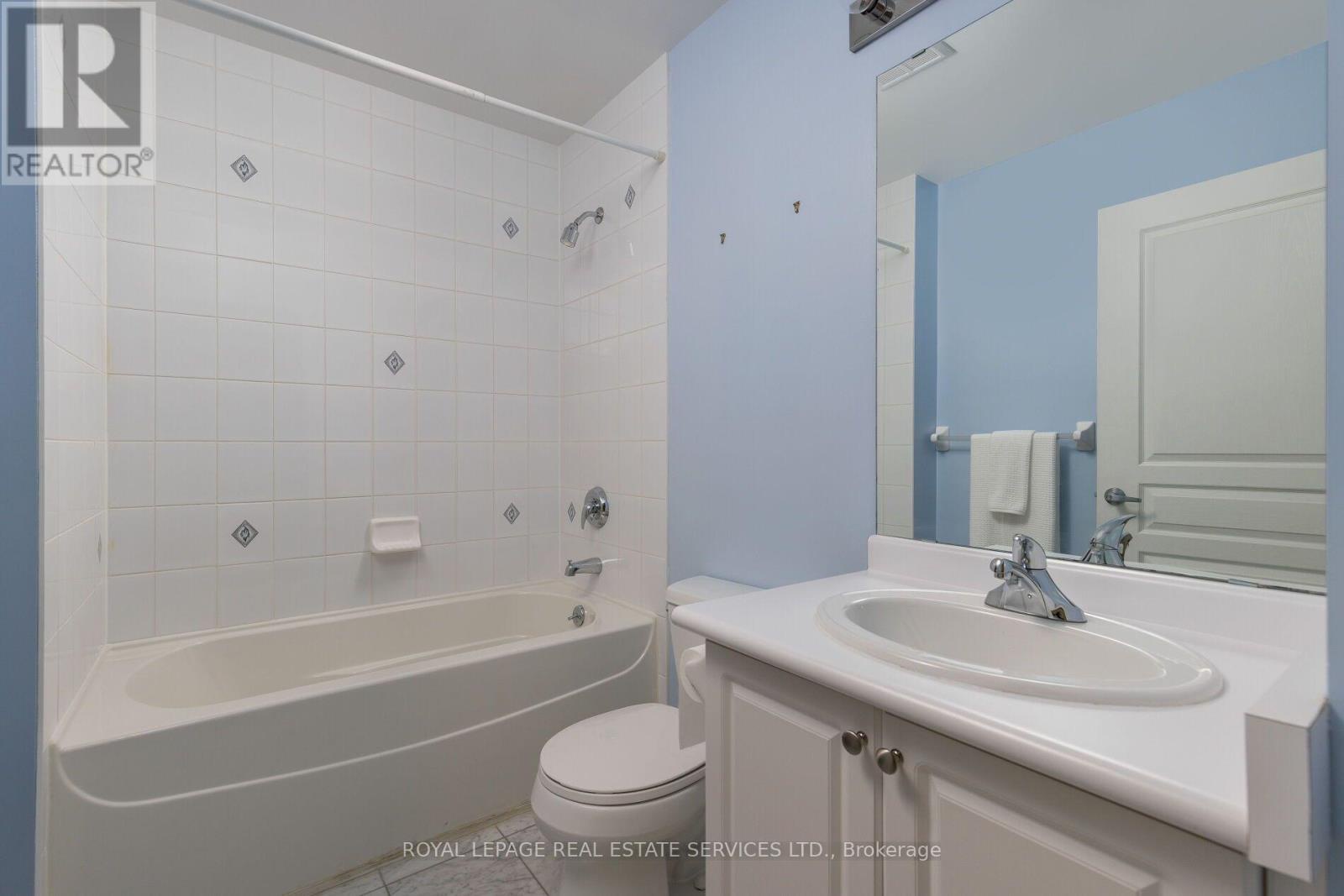 221 - 5 Marine Parade Drive, Toronto (mimico), Ontario