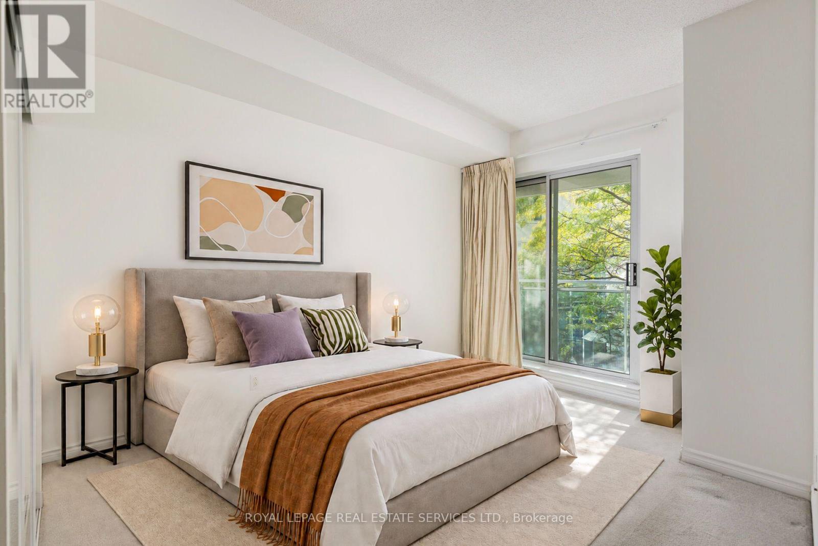 221 - 5 Marine Parade Drive, Toronto (mimico), Ontario