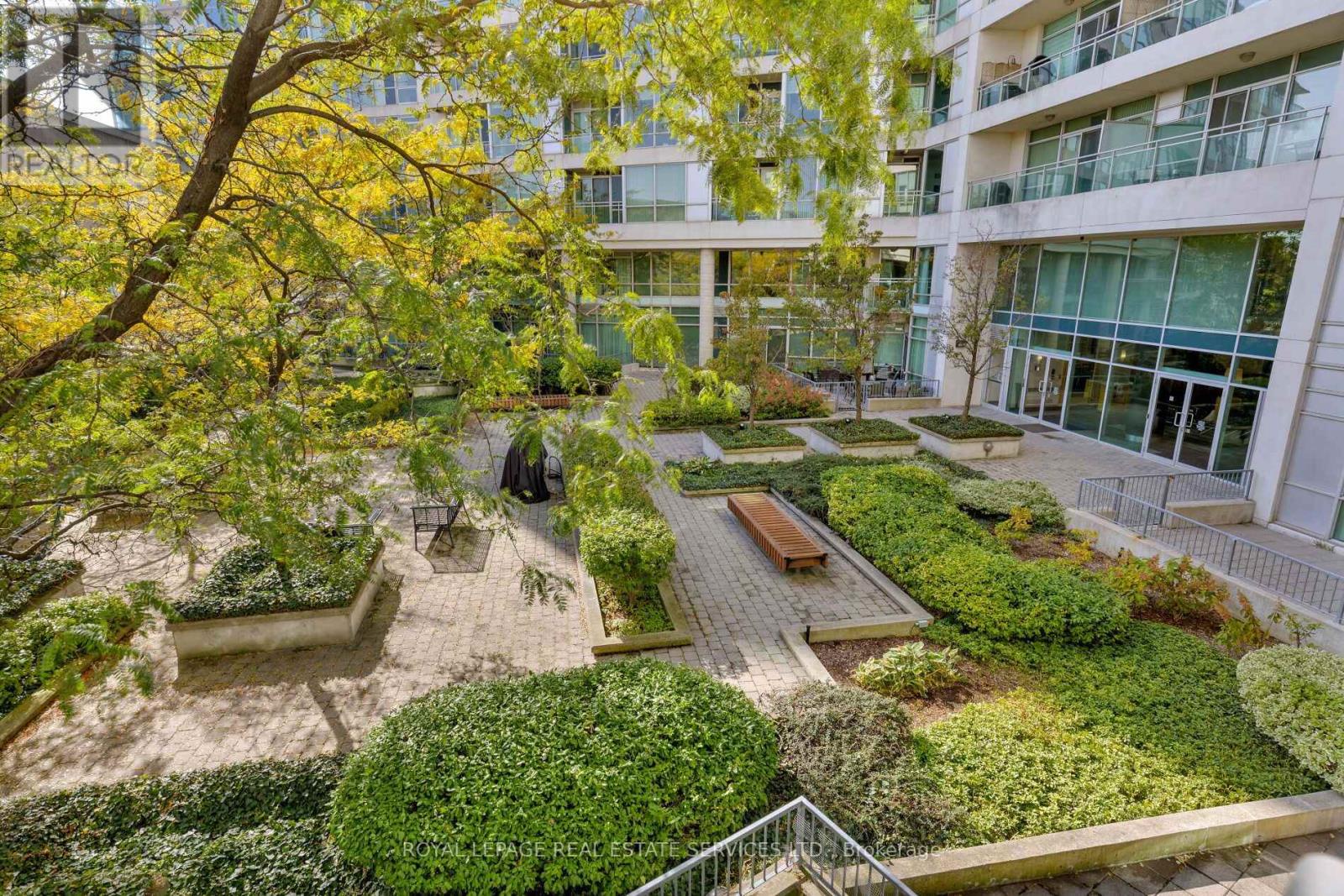 221 - 5 Marine Parade Drive, Toronto (mimico), Ontario