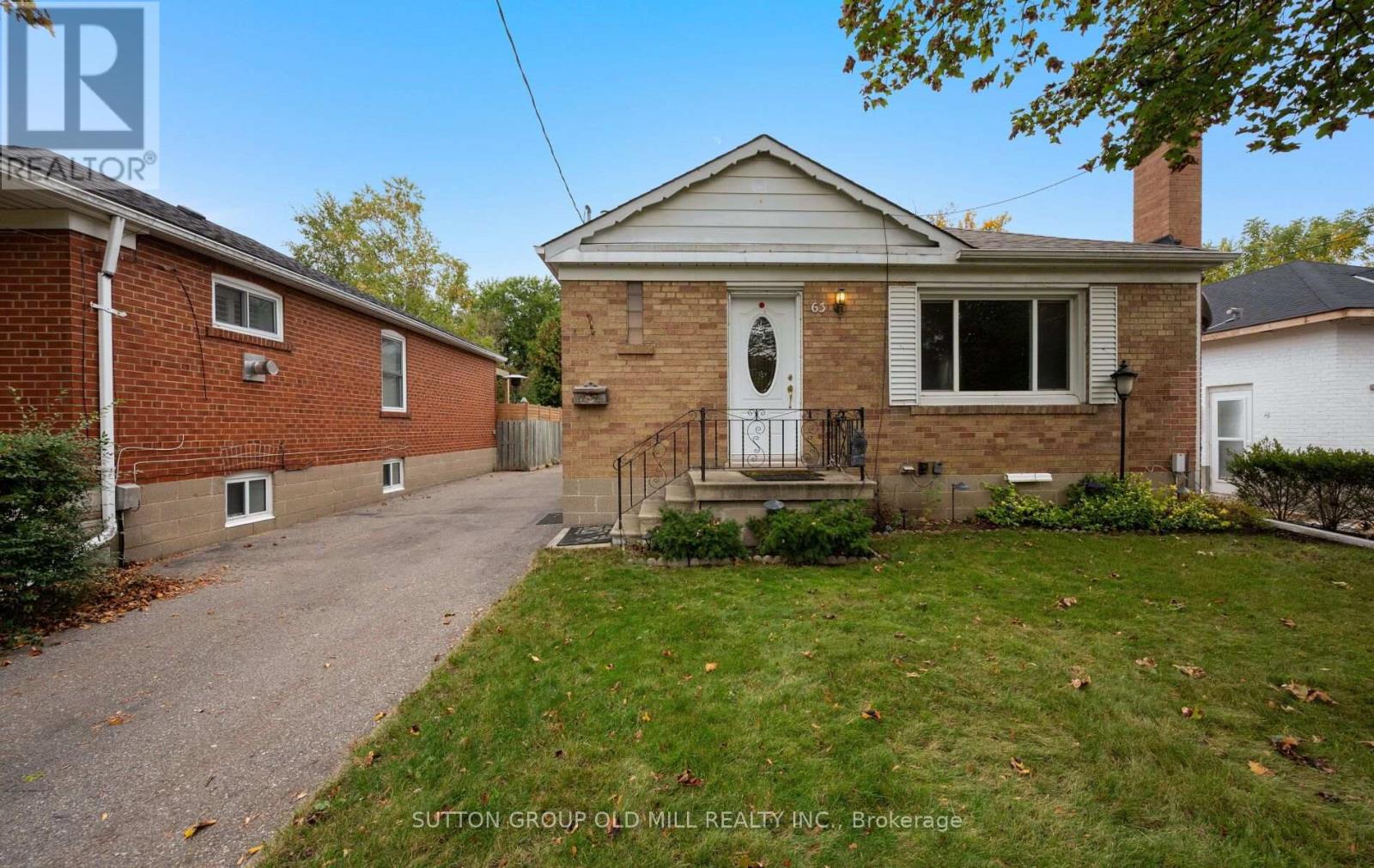 63 Westhead Road, Toronto (alderwood), Ontario