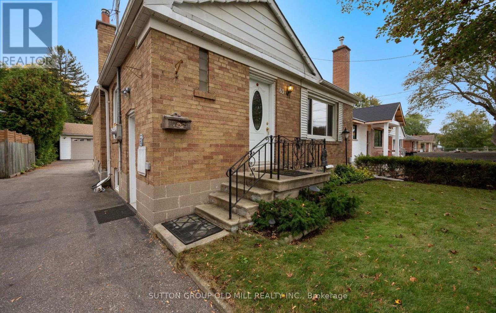 63 Westhead Road, Toronto (alderwood), Ontario